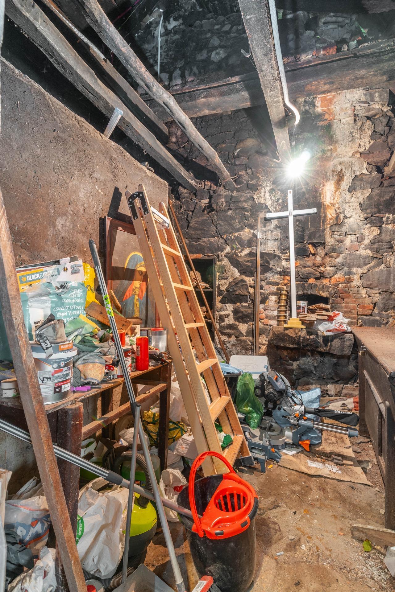 CASA CON TERRENO EN VENTA EN CLAVILLAS (SOMIEDO)