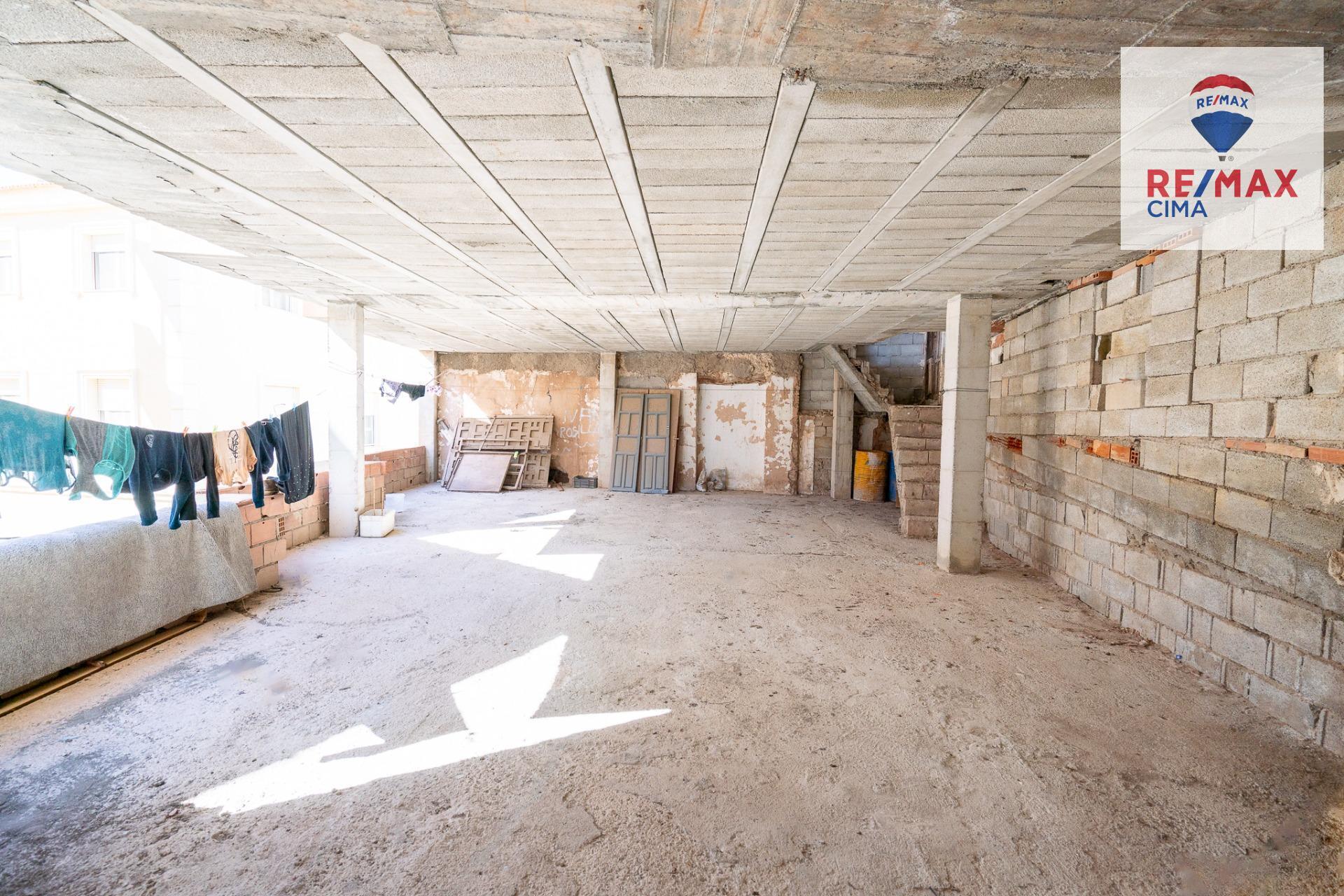 Oportunidad única de inversión en Zújar 2 pisos en construccion y 2 pisos para reforma