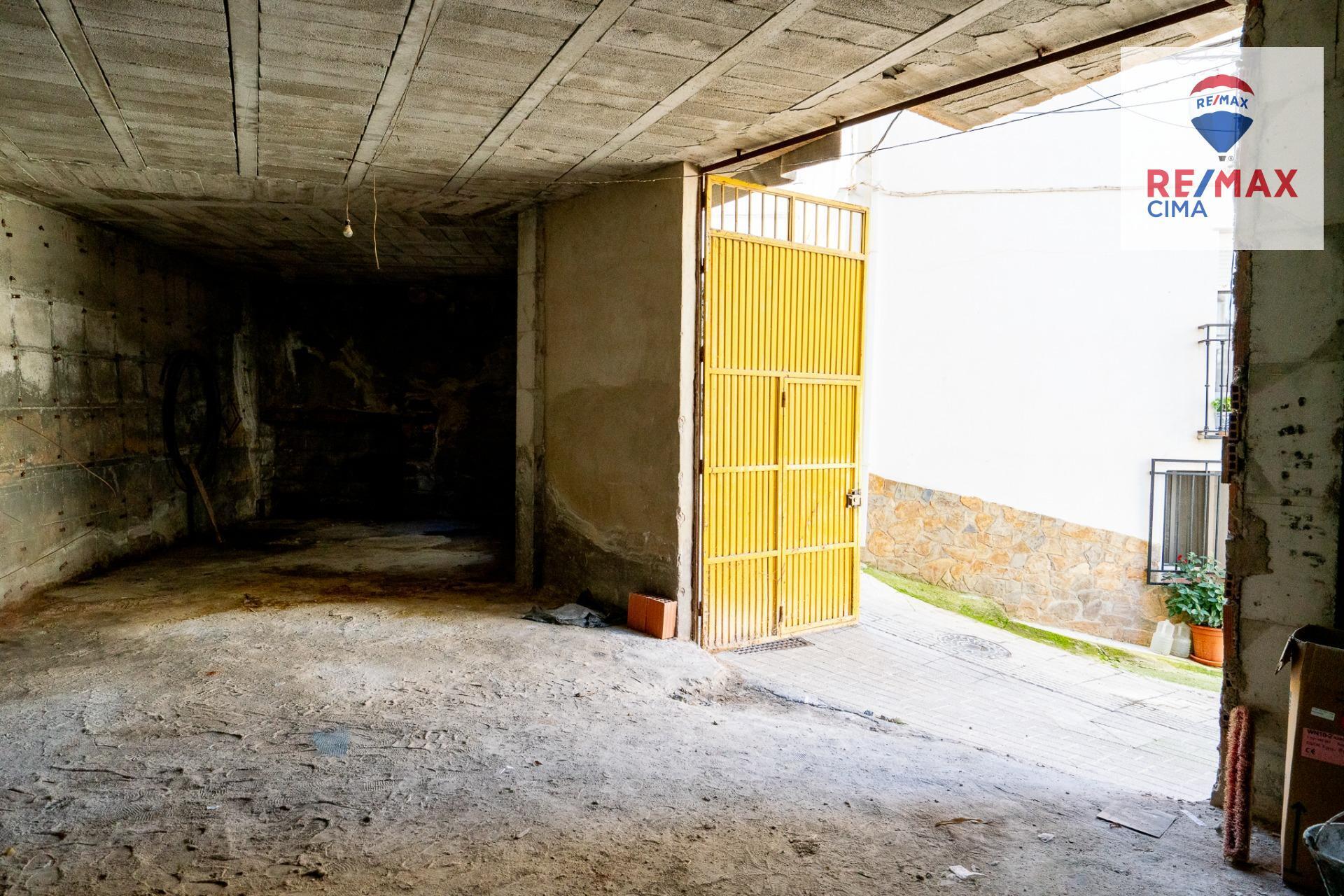 Oportunidad única de inversión en Zújar 2 pisos en construccion y 2 pisos para reforma