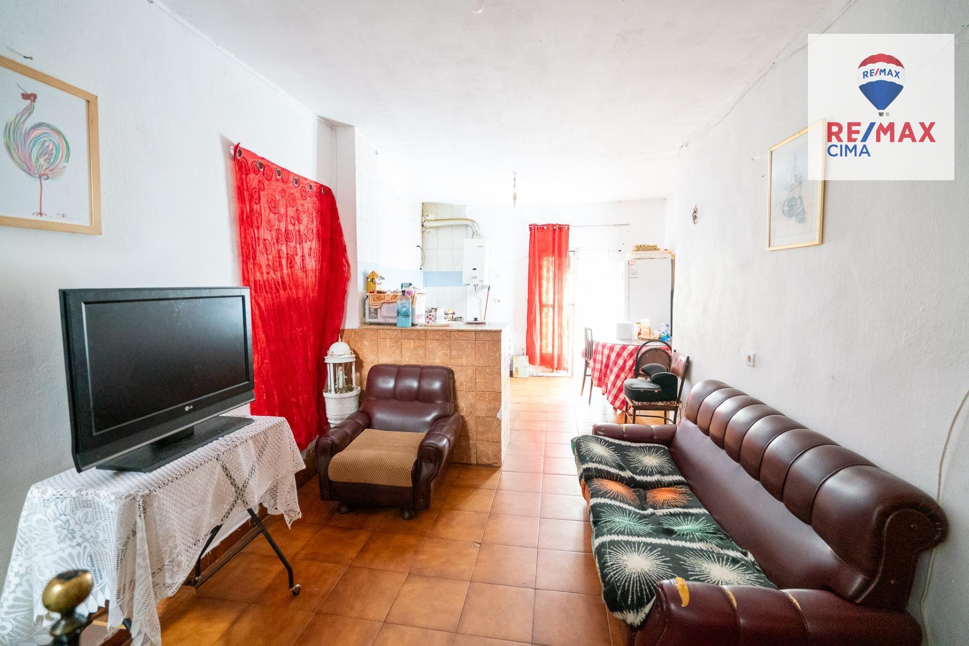 Oportunidad única de inversión en Zújar 2 pisos en construccion y 2 pisos para reforma