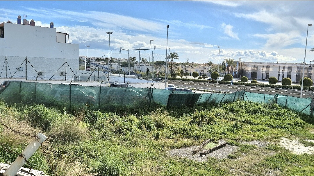 Parcelle in ESTEPONA