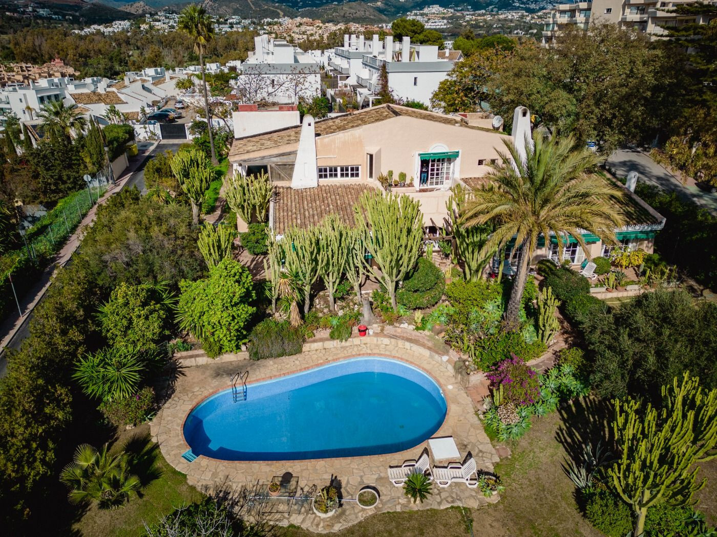 Villa in ESTEPONA