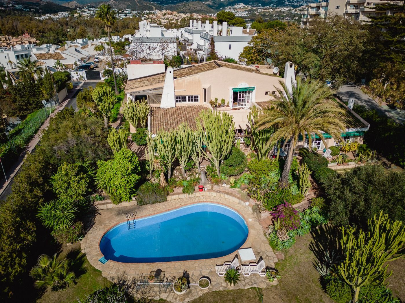 Villa in ESTEPONA