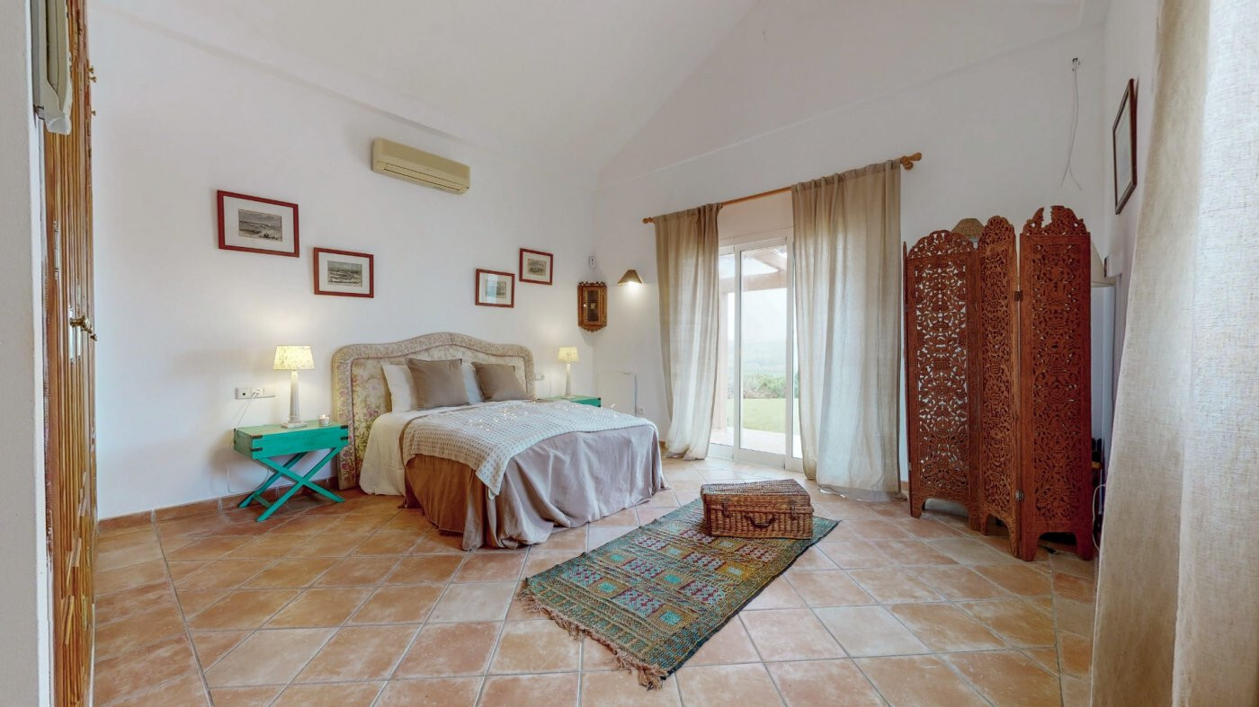 Villa in SAN MARTIN DEL TESORILLO