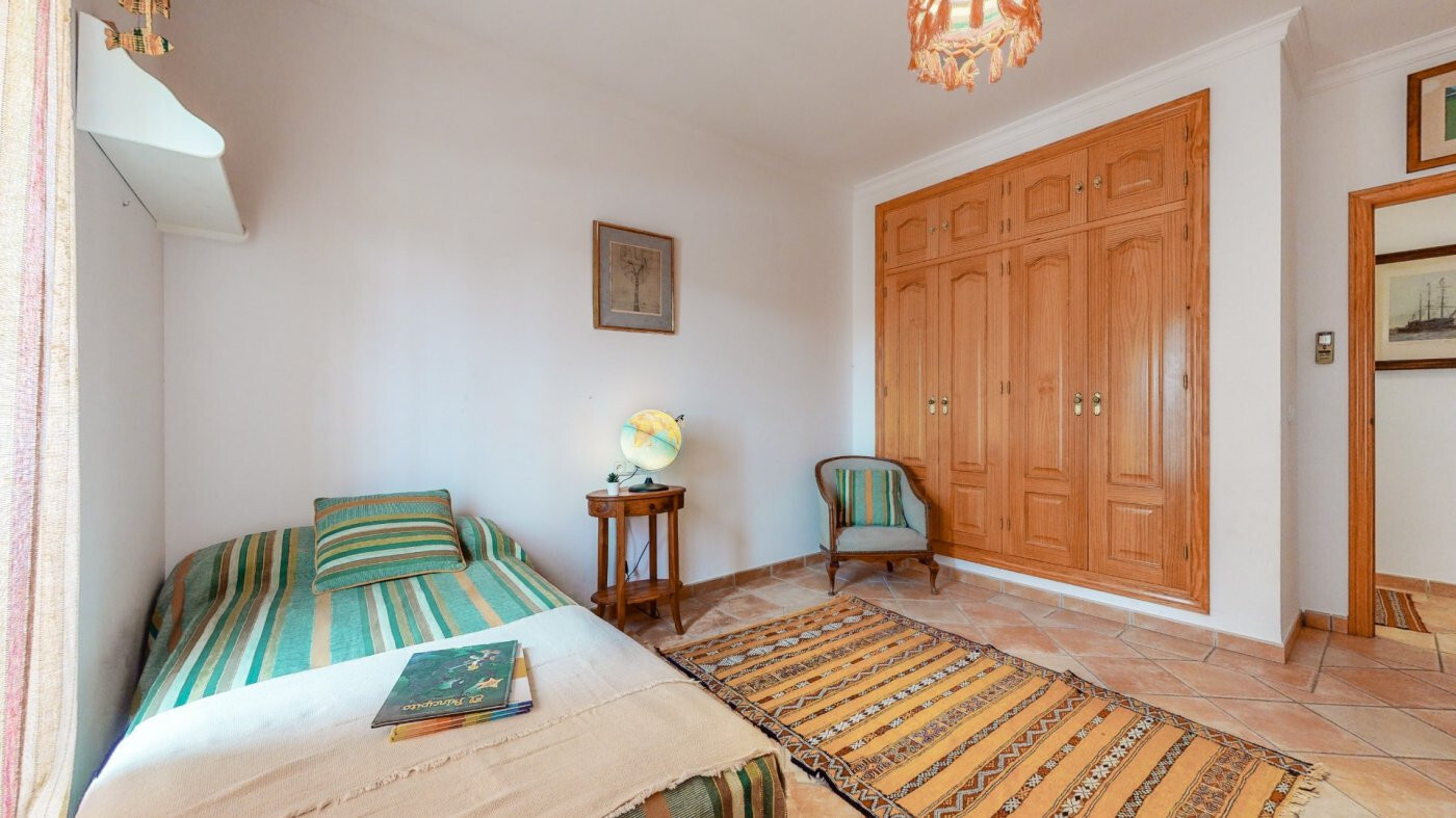 Villa in SAN MARTIN DEL TESORILLO