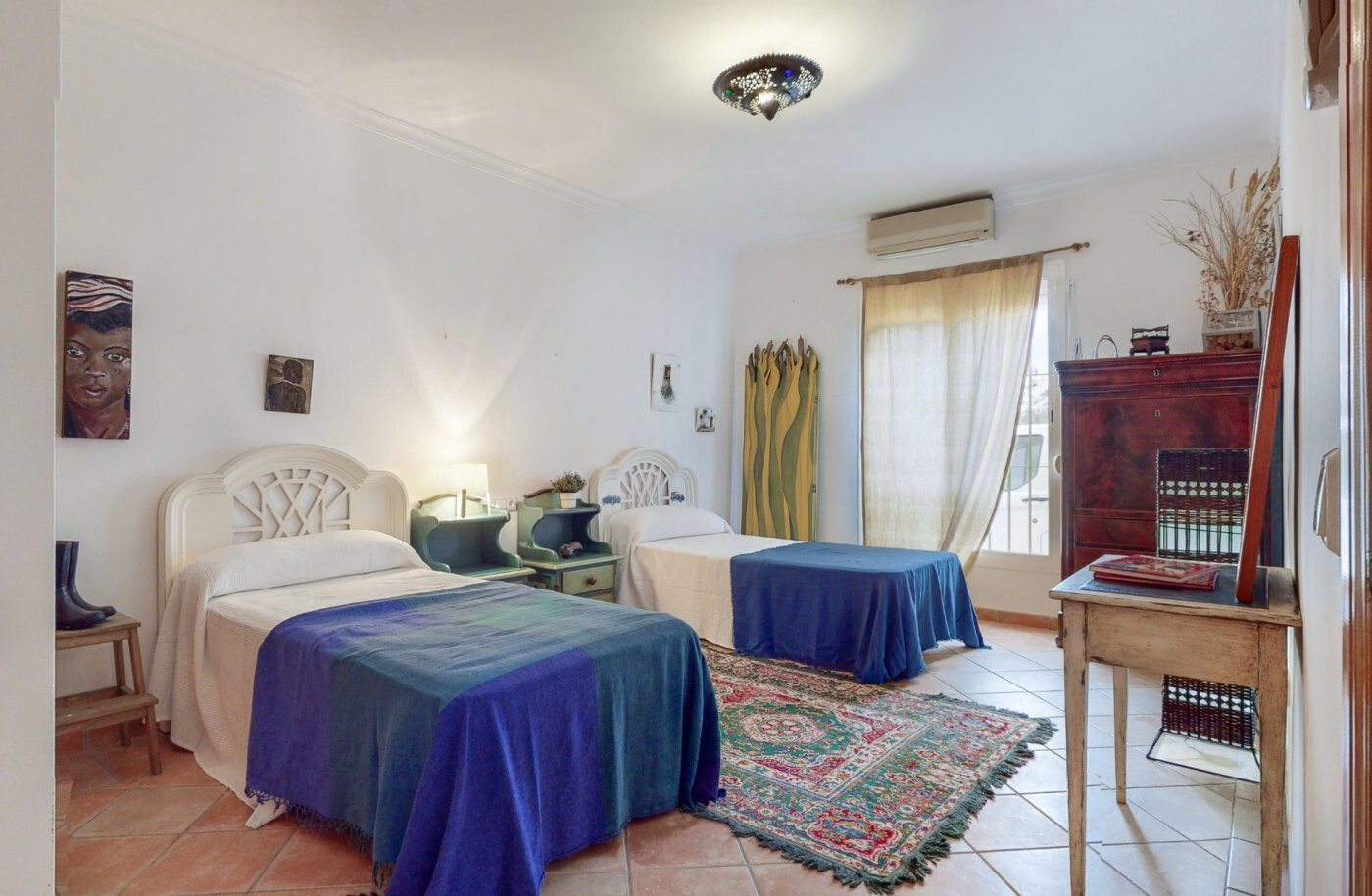 Villa in SAN MARTIN DEL TESORILLO