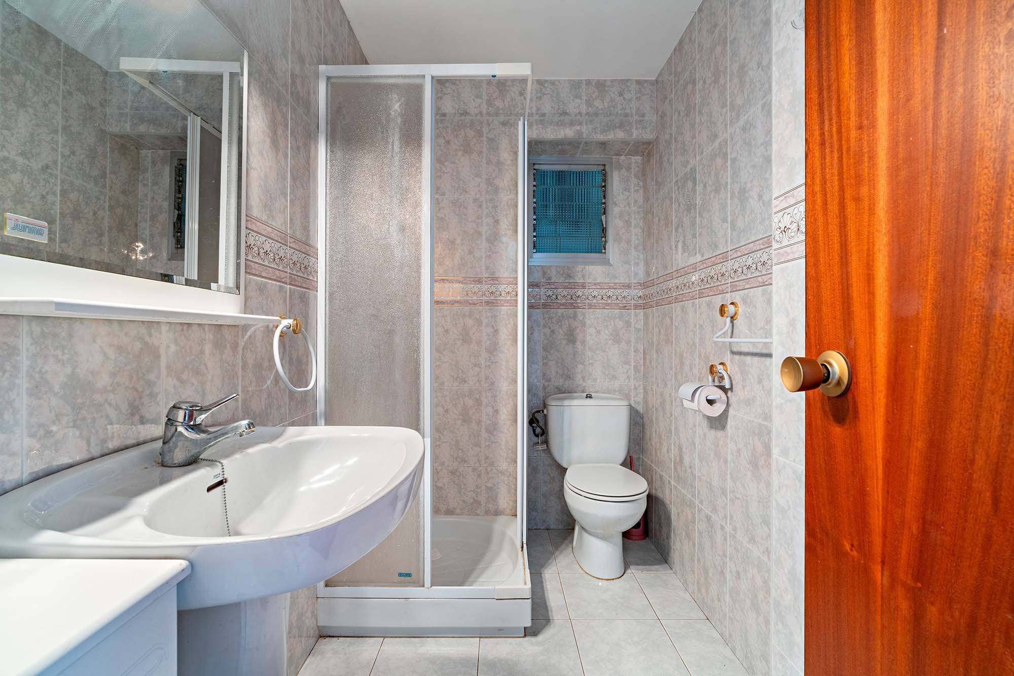 LUMINOSO PISO EN VENTA EN ZONA LOS ANGELES