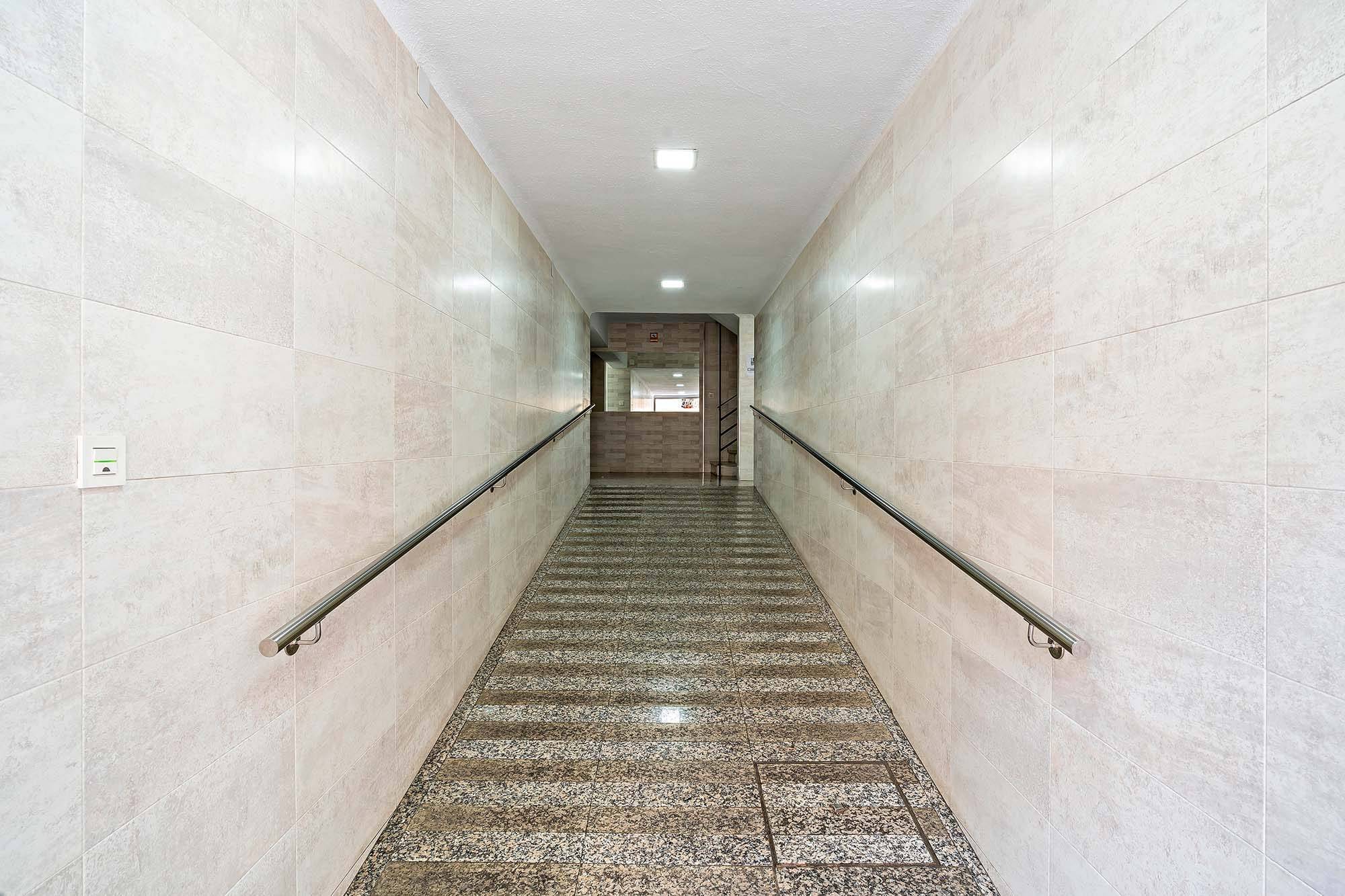 LUMINOSO PISO EN VENTA EN ZONA LOS ANGELES