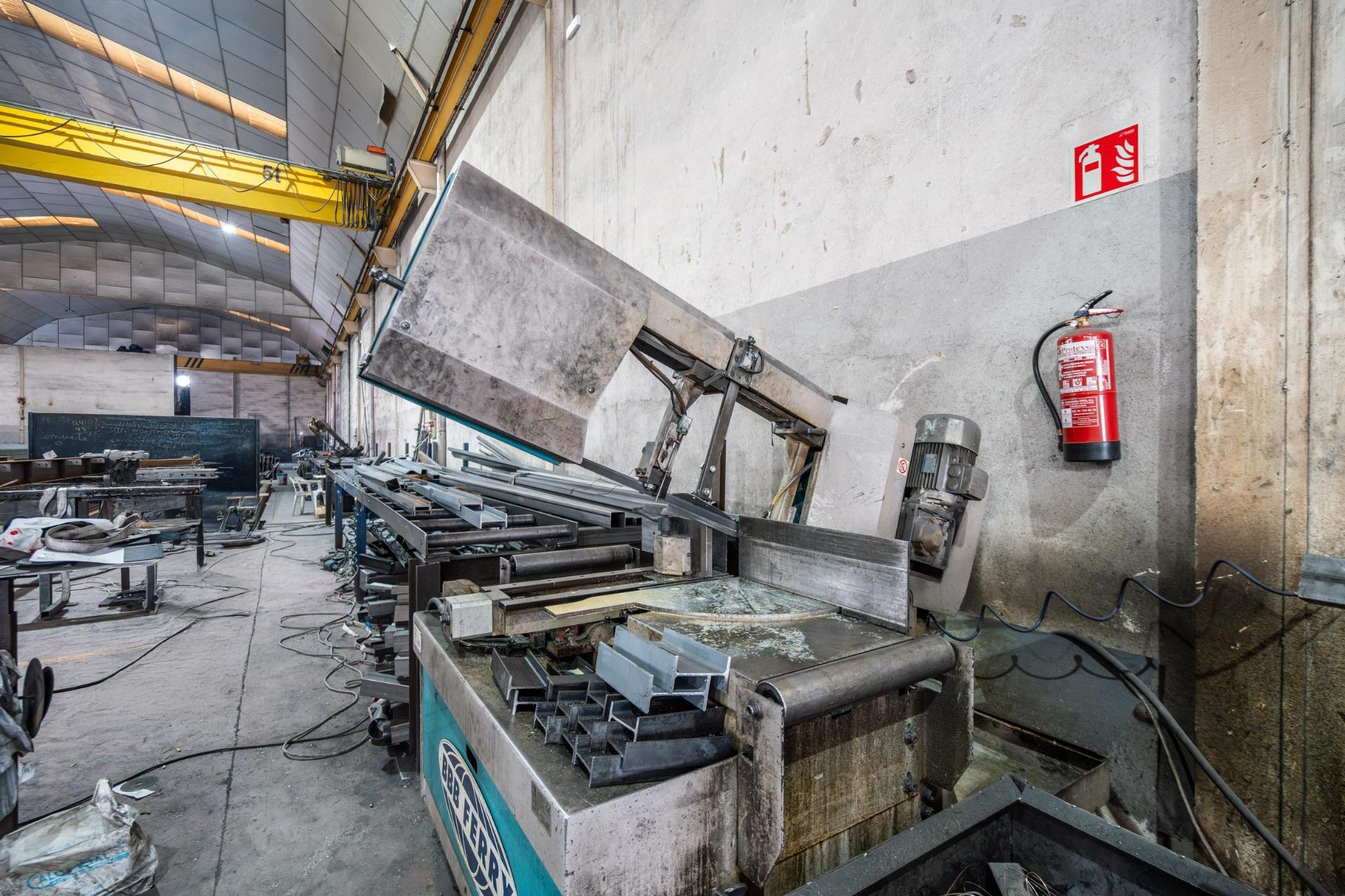 Naves-Venta-GriÃ±Ã³n-2091308-Foto-16