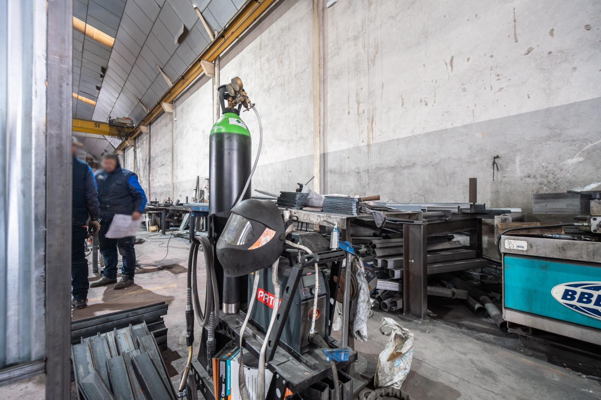 Naves-Venta-GriÃ±Ã³n-2091308-Foto-18