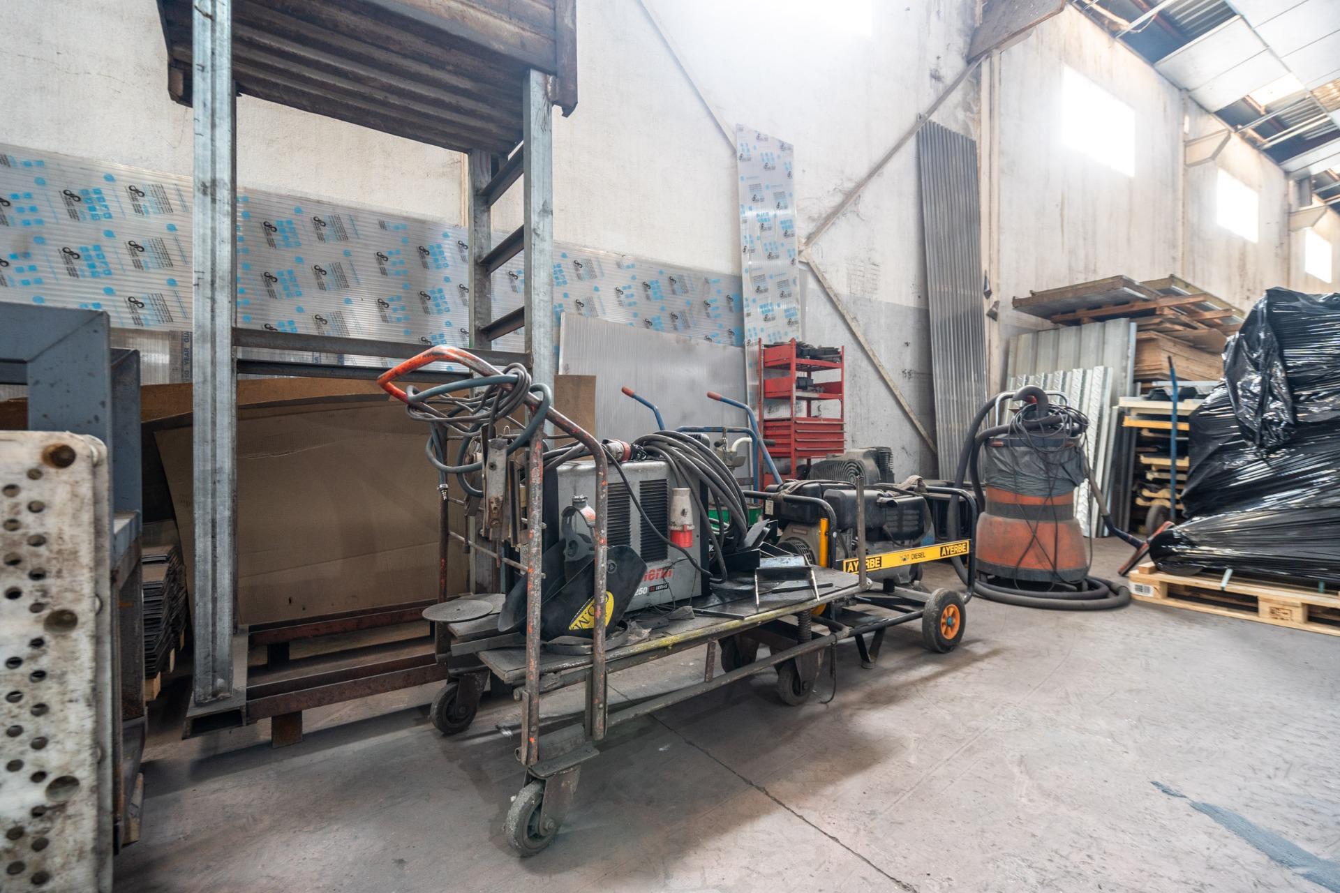 Naves-Venta-GriÃ±Ã³n-2091308-Foto-52