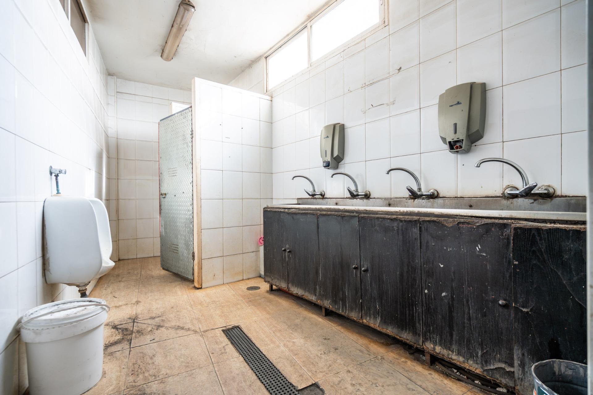 Naves-Venta-GriÃ±Ã³n-2091308-Foto-57