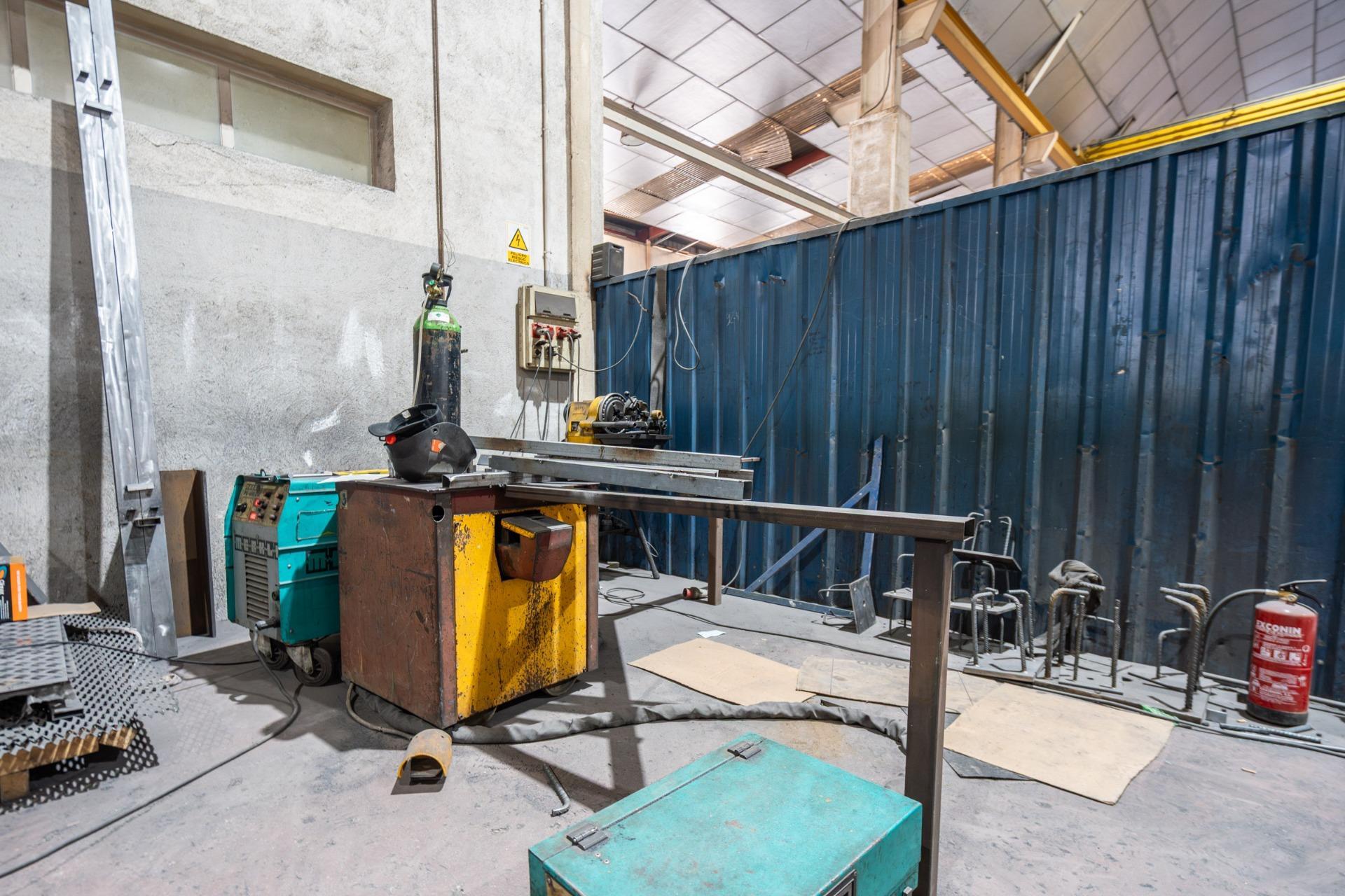 Naves-Venta-GriÃ±Ã³n-2091308-Foto-68