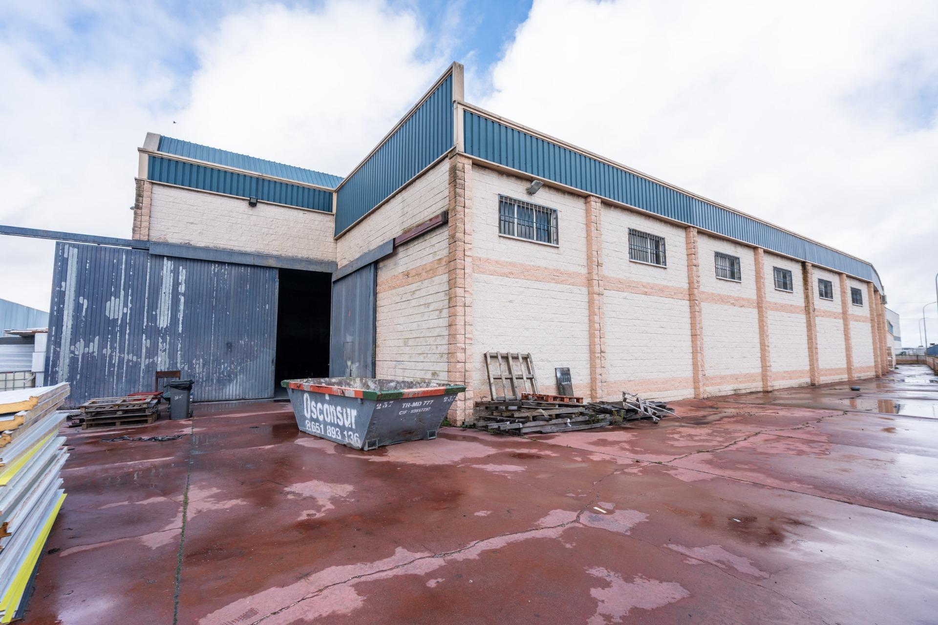 Naves-Venta-GriÃ±Ã³n-2091308-Foto-79