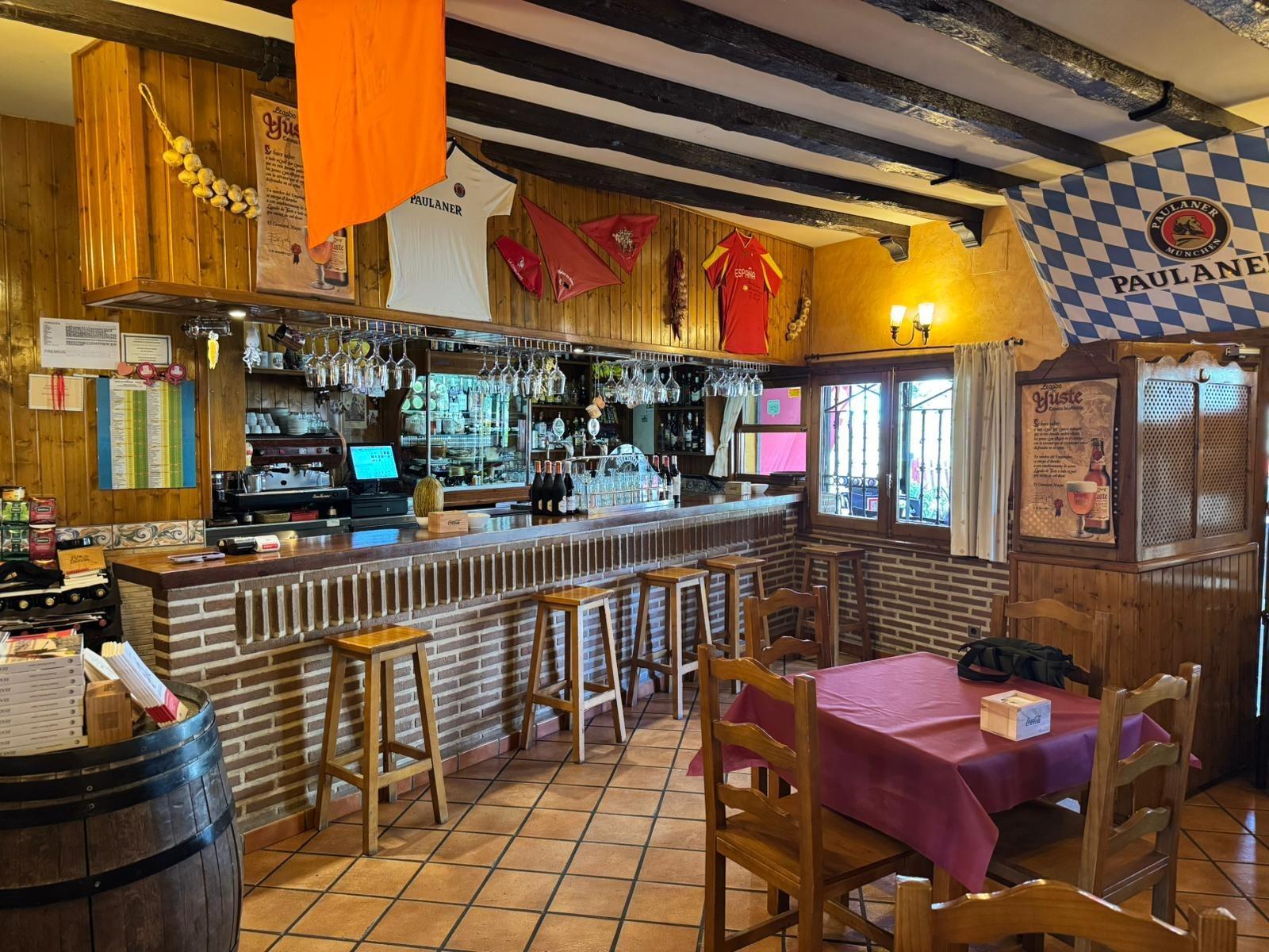 ^**^EN VENTA RESTAURANTE EN PLENO FUNCIONAMIENTO EN LANZAHITA^**^  Se pone a la venta, por motivo de jubilación, un restaurante en pleno rendimiento y con una sólida trayectoria. El local cuenta con