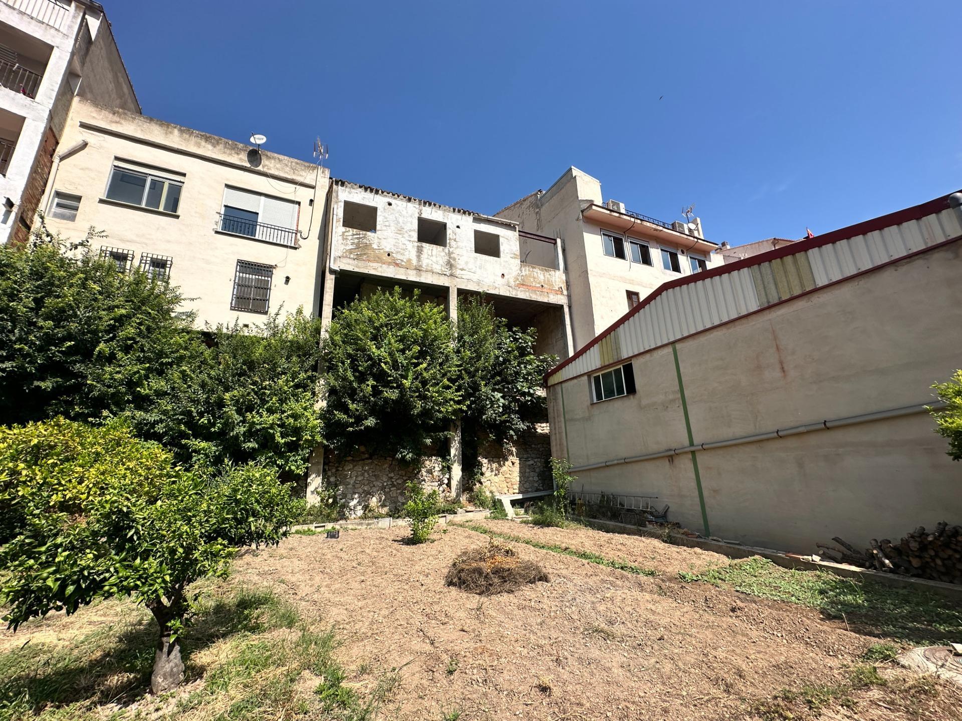 Plot in Cortes de Pallas