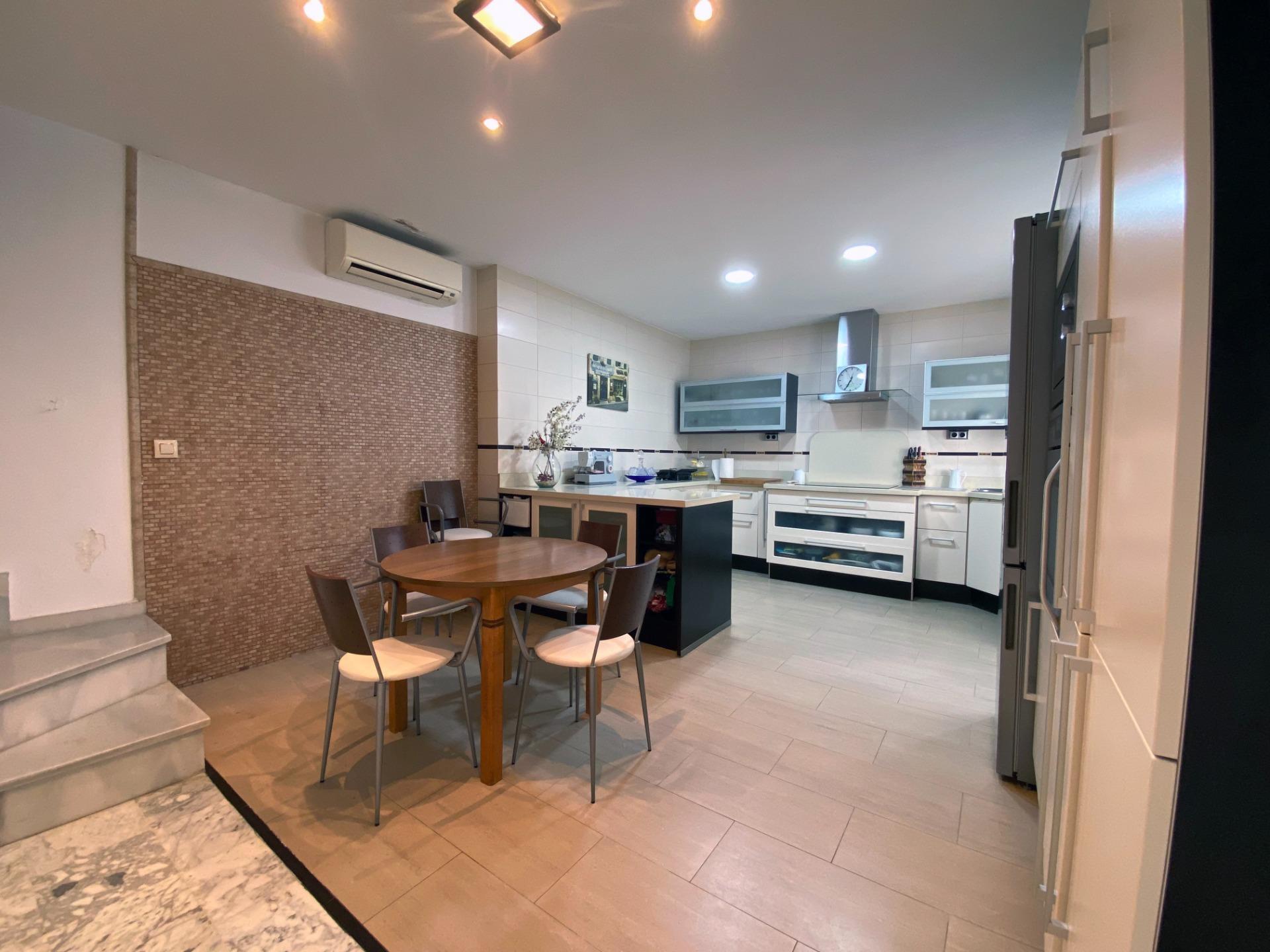 Casa en venta  calle ALMIRANTE BONIFAZ - COCA, Camas  4/33