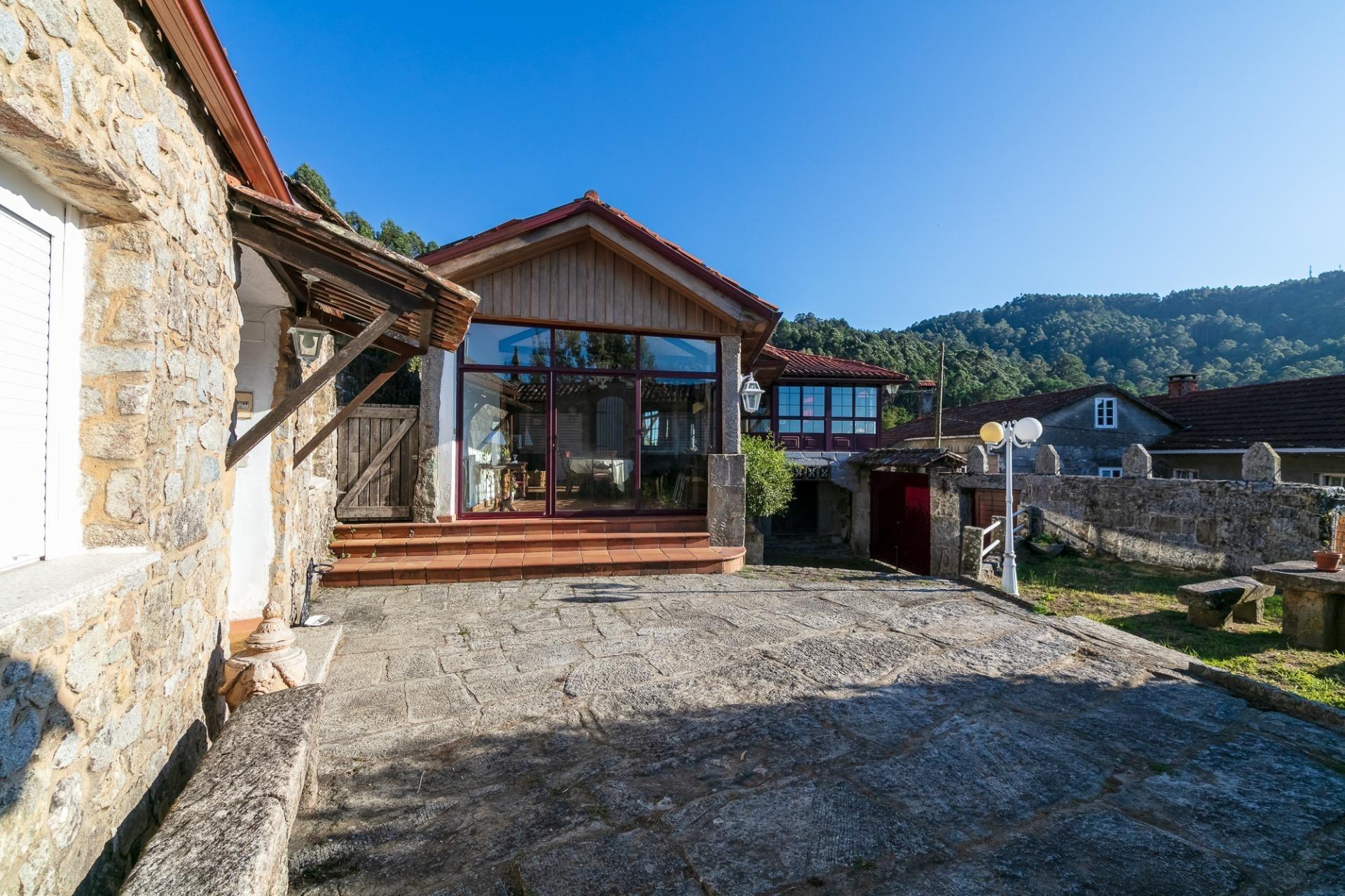 Casa en alquiler/venta  Gondomar, Pontevedra  12/44
