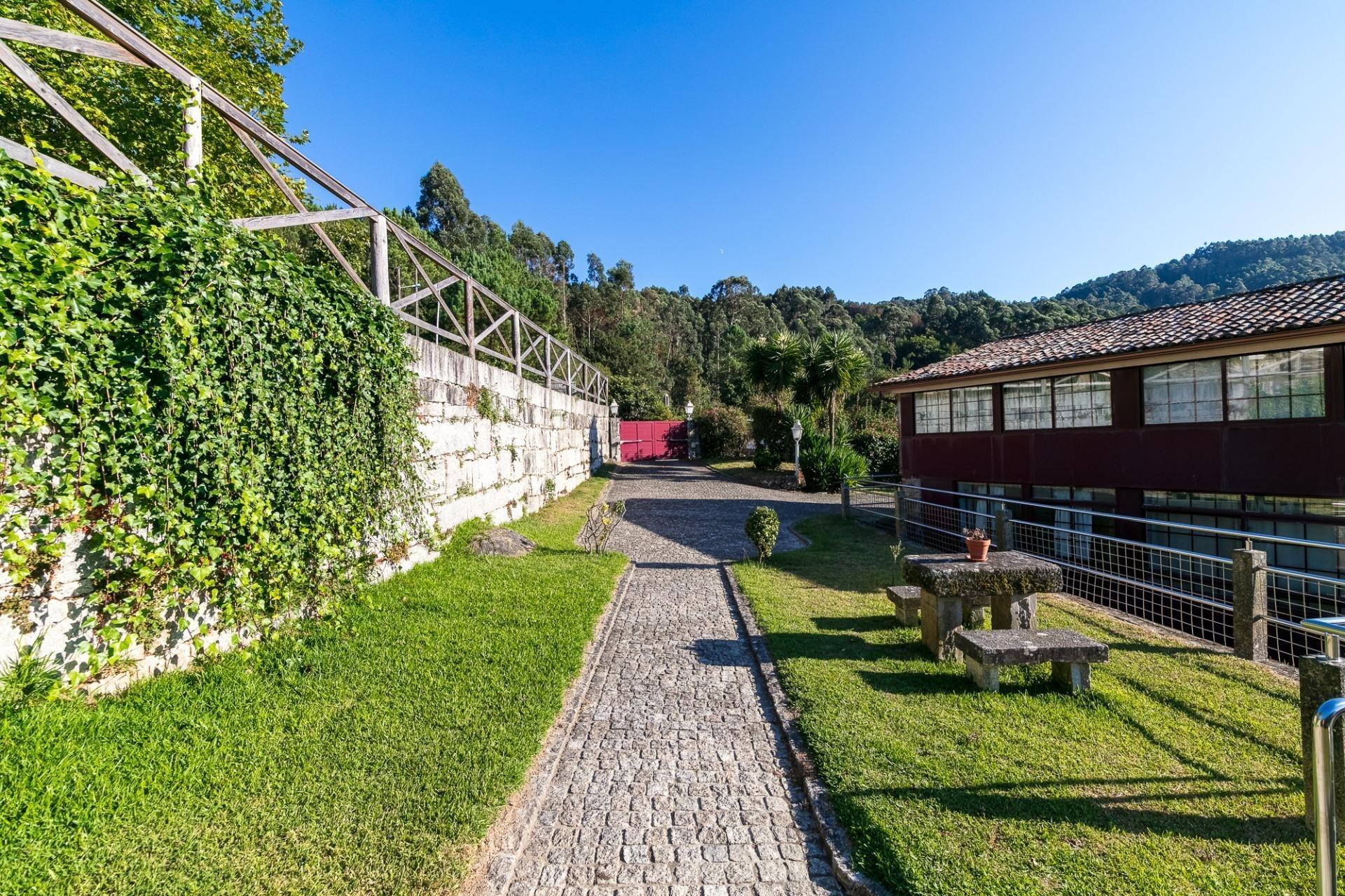 Casa en alquiler/venta  Gondomar, Pontevedra  32/44