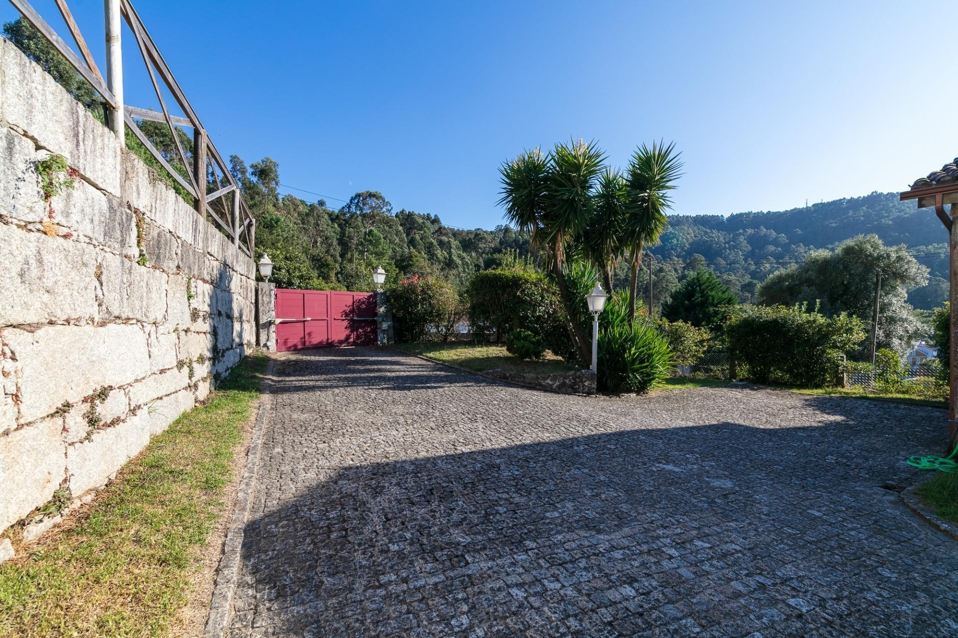 Casa en alquiler/venta  Gondomar, Pontevedra  33/44
