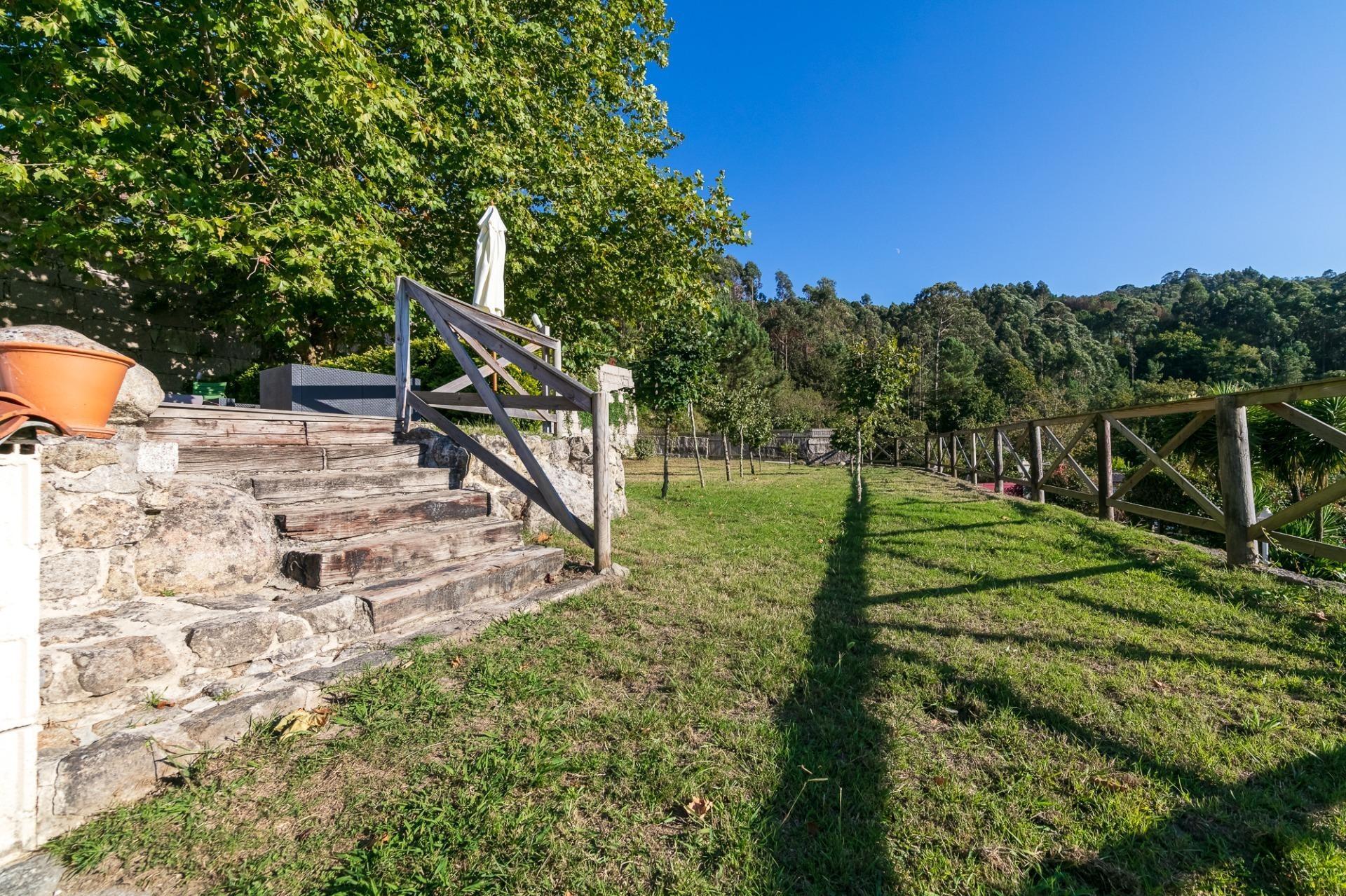 Casa en alquiler/venta  Gondomar, Pontevedra  35/44