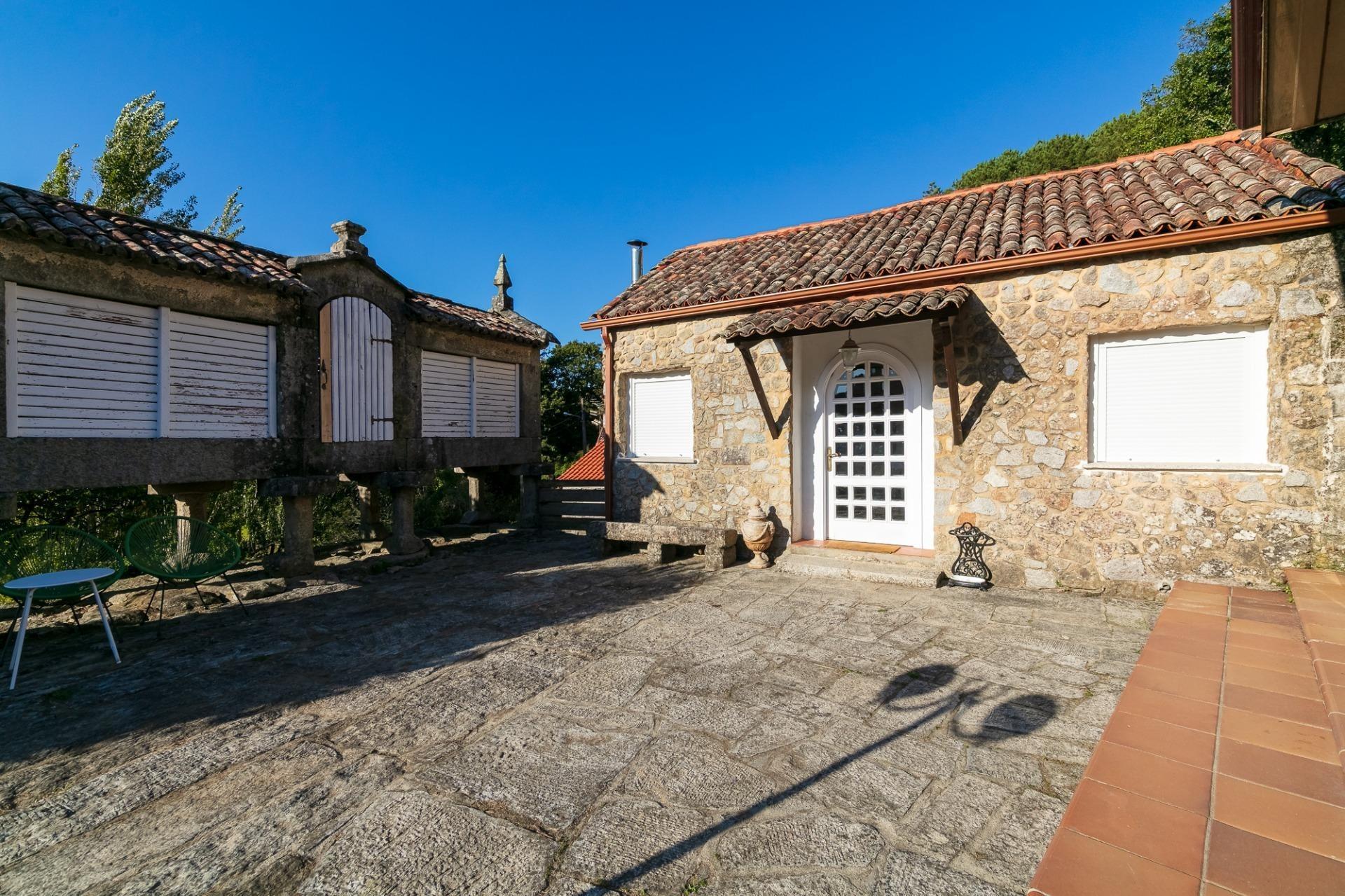Casa en alquiler/venta  Gondomar, Pontevedra  44/44
