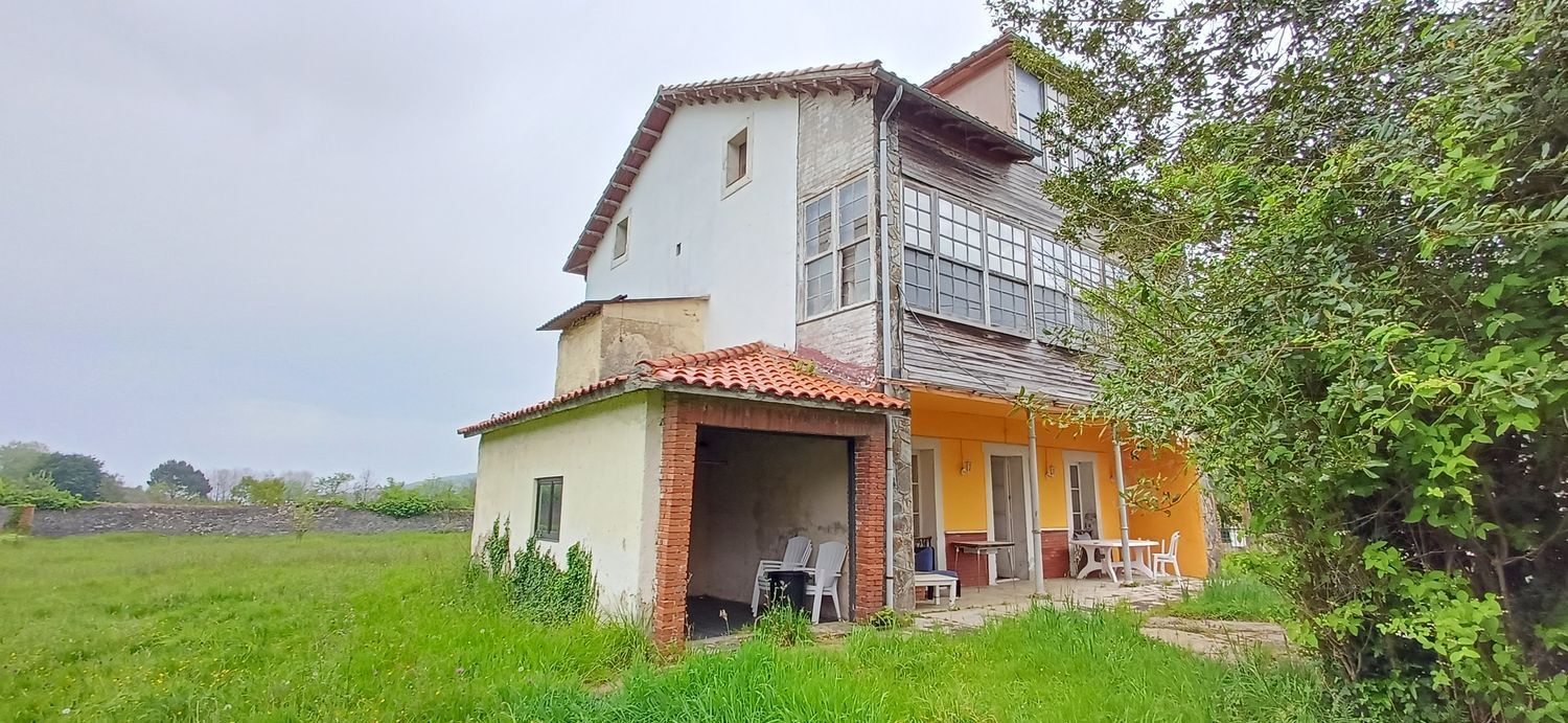 Villa in Castrillon