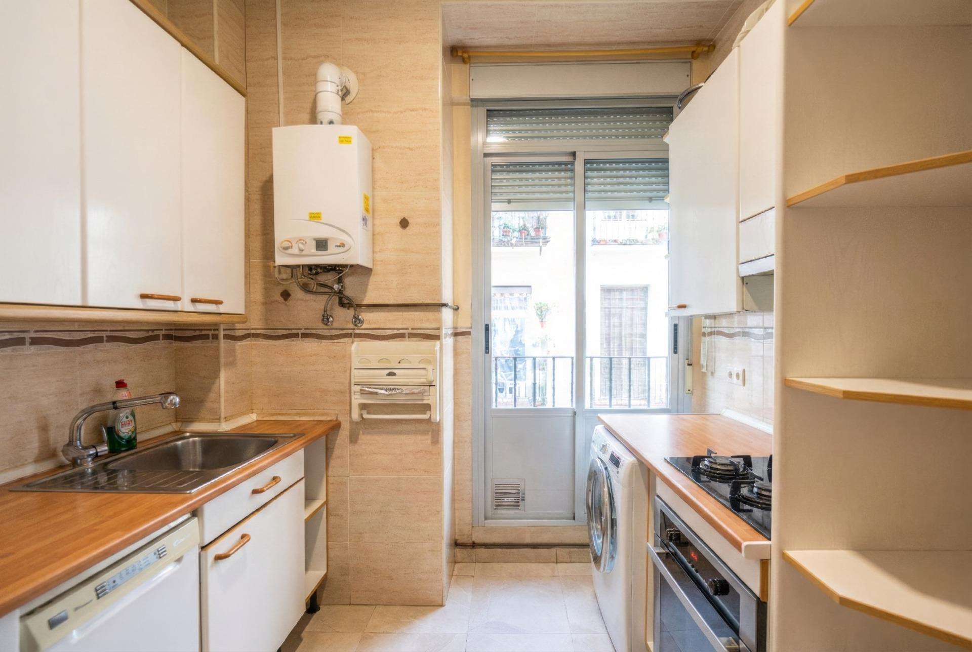 Piso en venta en calle Olmo, Madrid 6/33