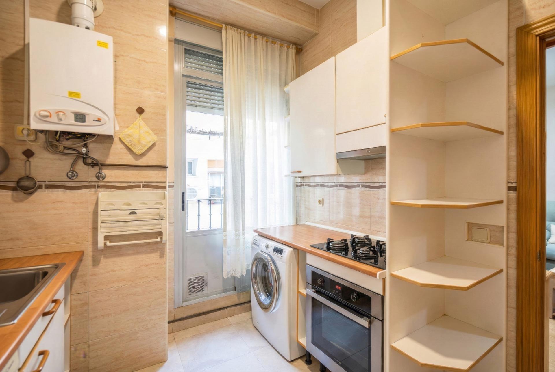 Piso en venta en calle Olmo, Madrid 7/33