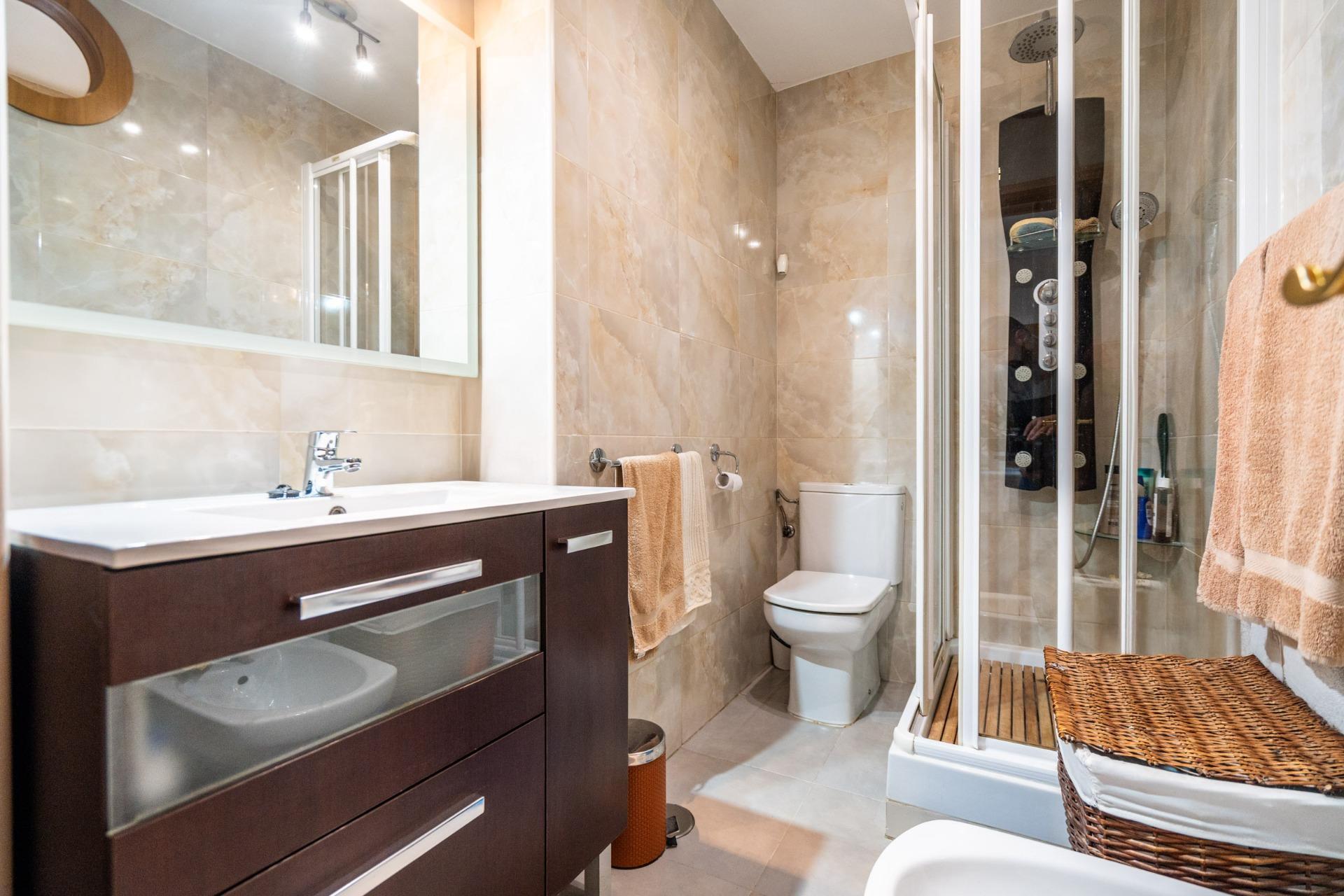 Piso en venta en calle Olmo, Madrid 9/33