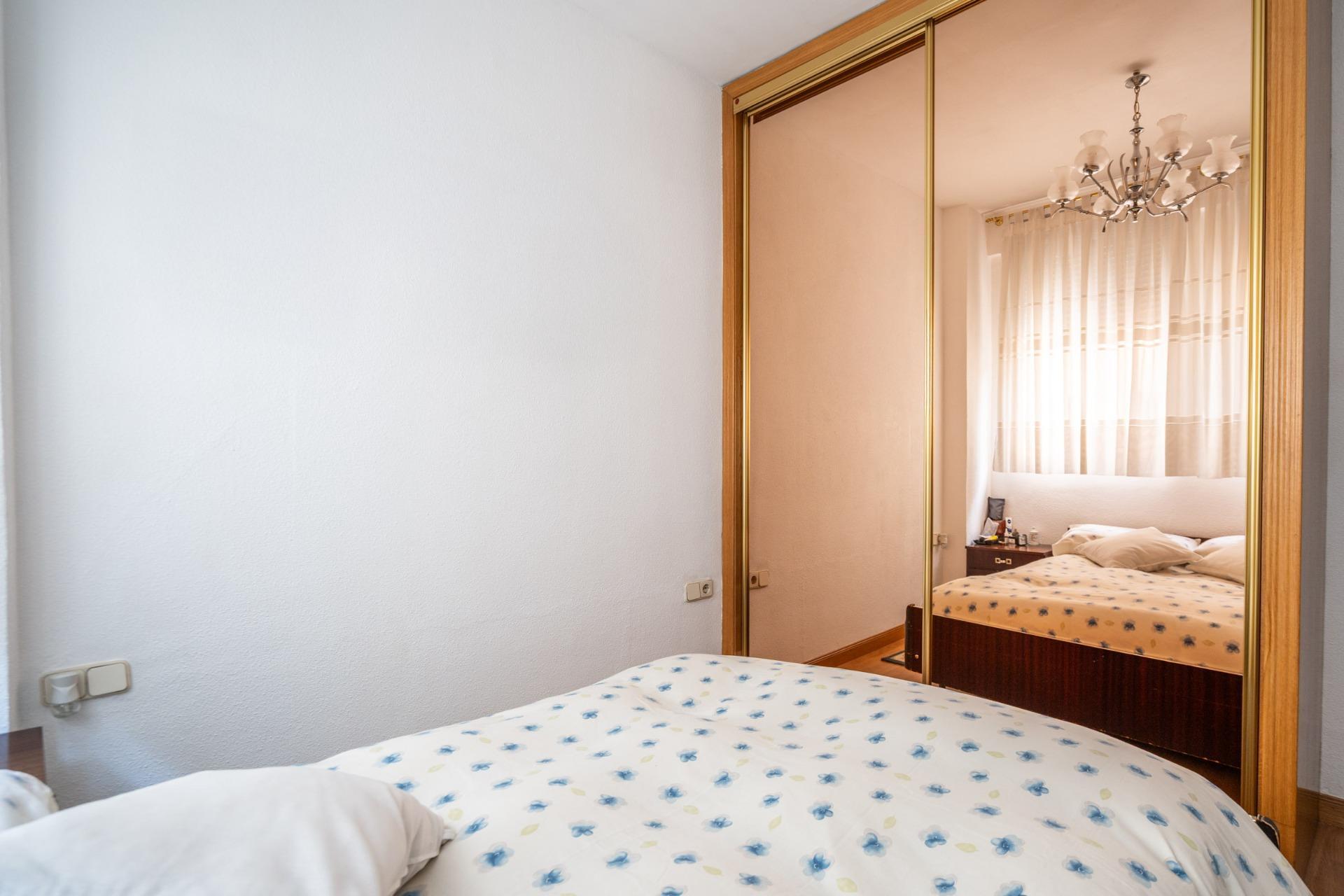 Piso en venta en calle Olmo, Madrid 25/33