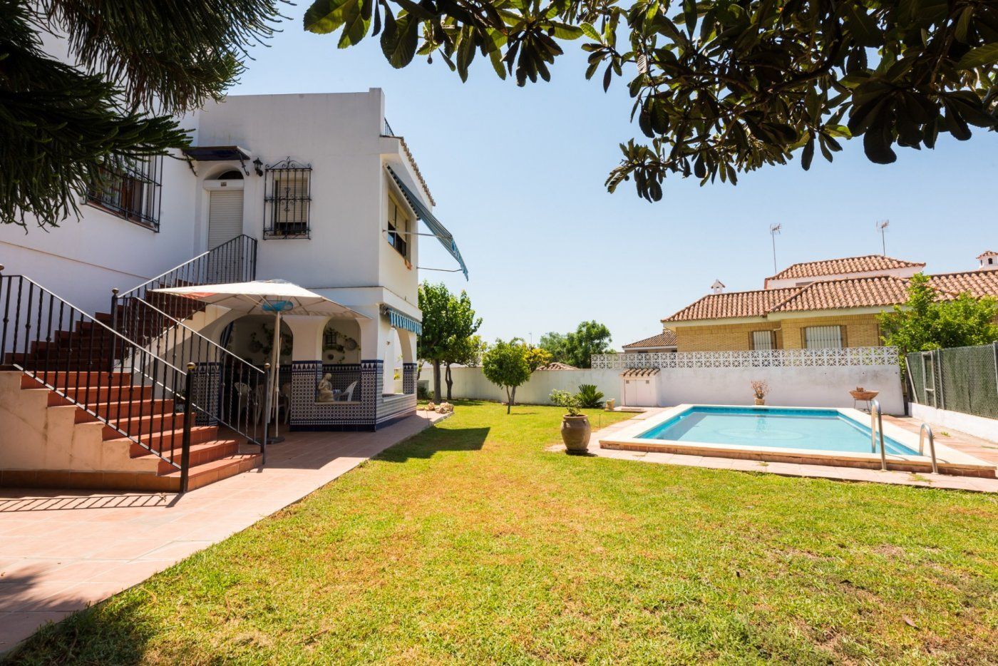 Casa en venta  calle bartolome estaban murillo, Tomares  1/1