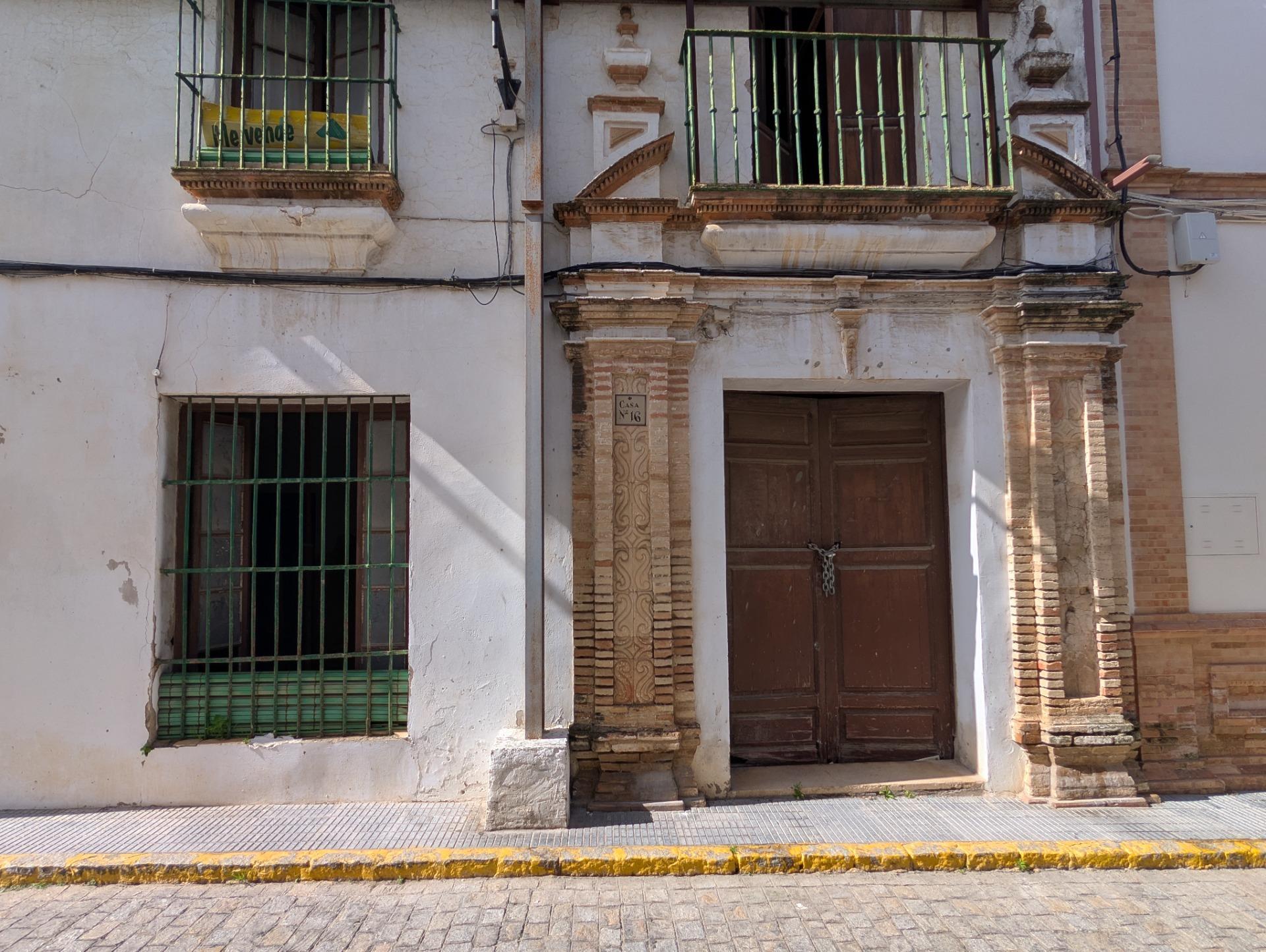 Casa en venta  calle del Concejal Jiménez Becerril, 16, Sanlucar la Mayor  2/6