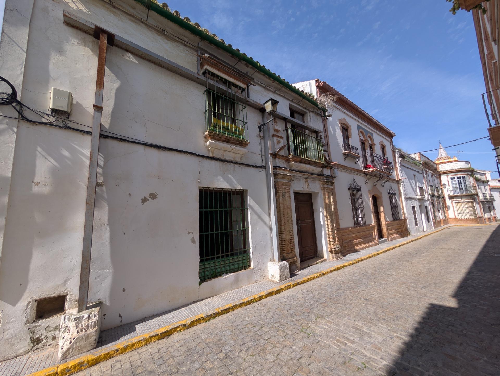 Casa en venta  calle del Concejal Jiménez Becerril, 16, Sanlucar la Mayor  3/6