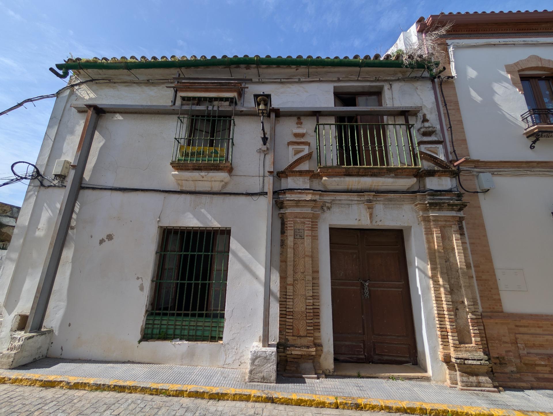 Casa en venta  calle del Concejal Jiménez Becerril, 16, Sanlucar la Mayor  4/6