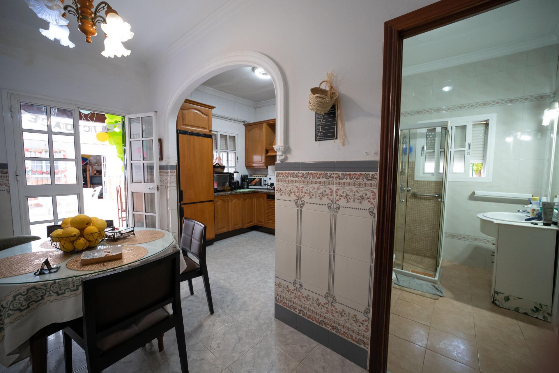 Villa in Espartinas