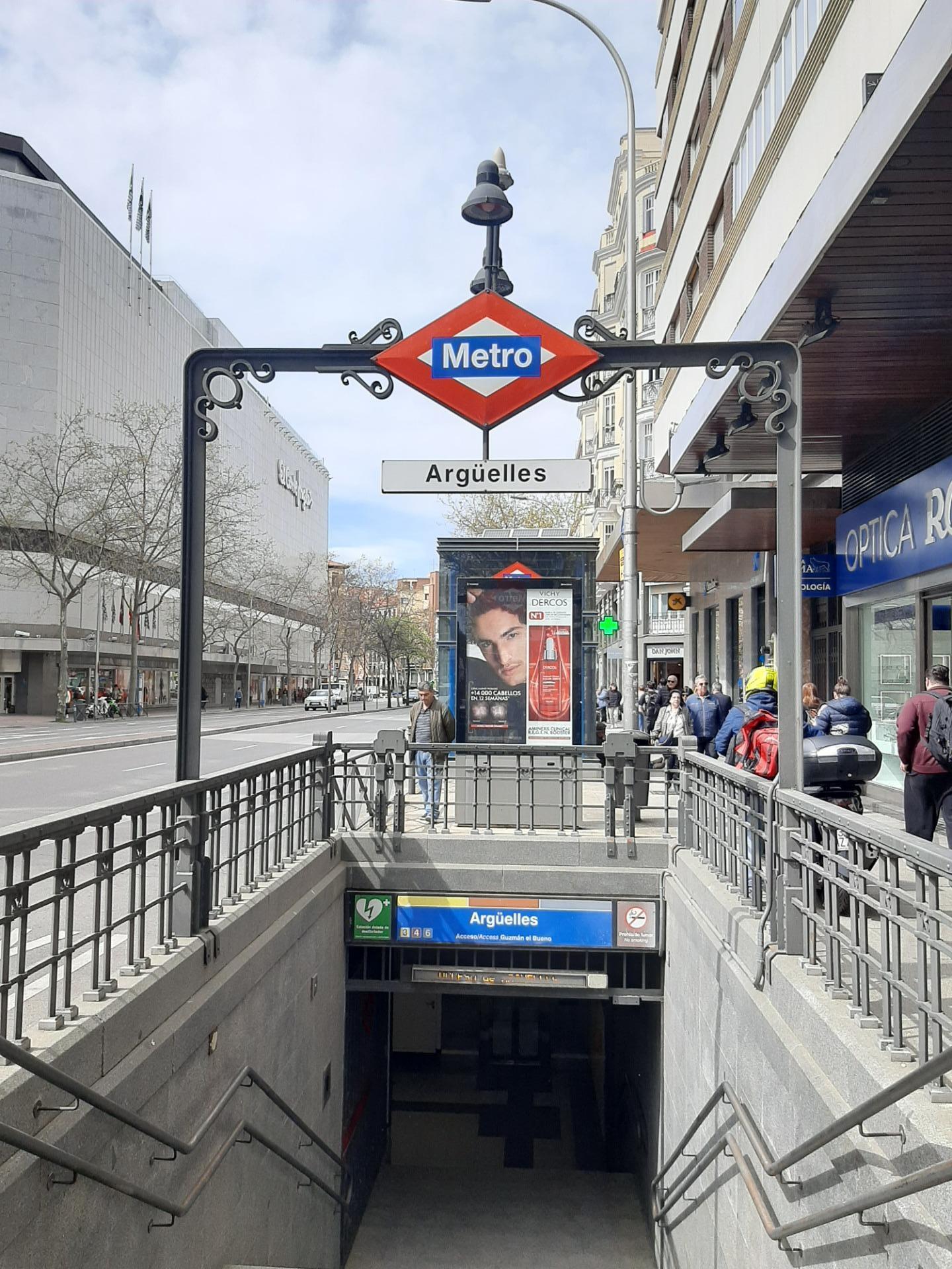 Calle Meléndez Valdés, Chamberí, Madrid