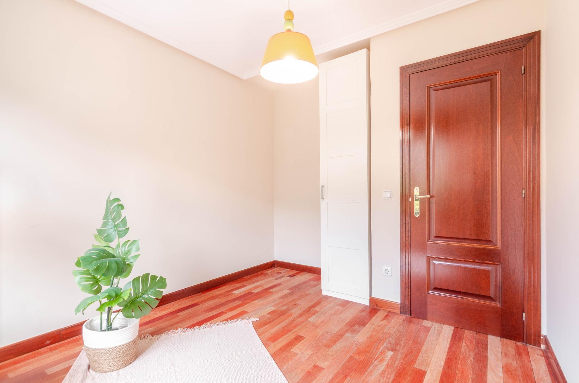 Casa en venta en calle Alerces, 12, Asturias 7/50