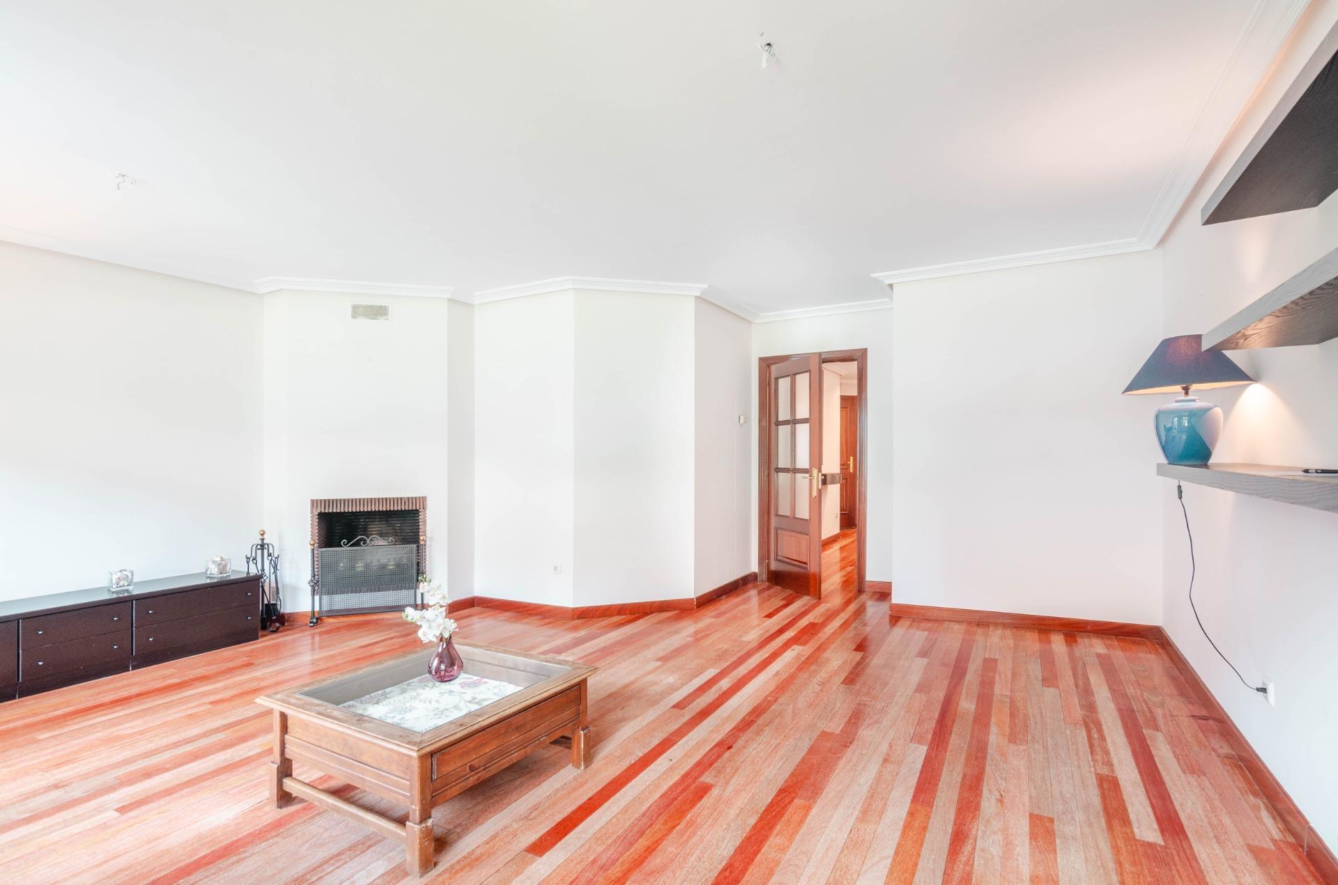 Casa en venta en calle Alerces, 12, Asturias 14/50