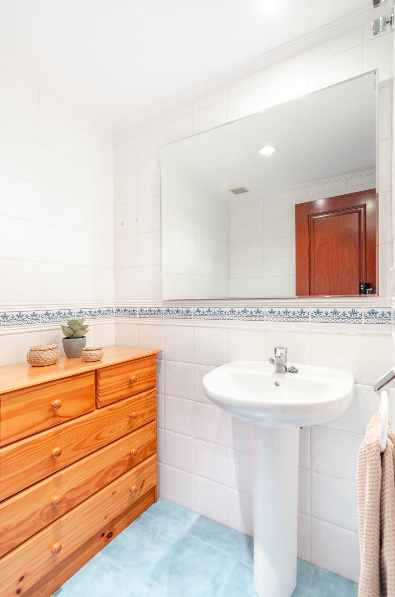 Casa en venta en calle Alerces, 12, Asturias 18/50
