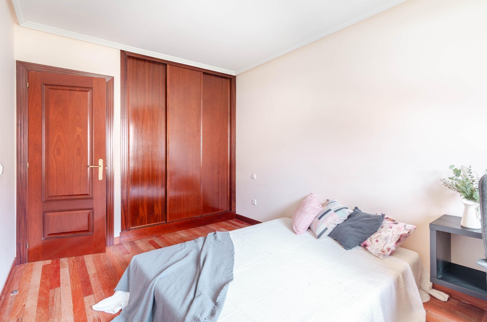 Casa en venta en calle Alerces, 12, Asturias 22/50