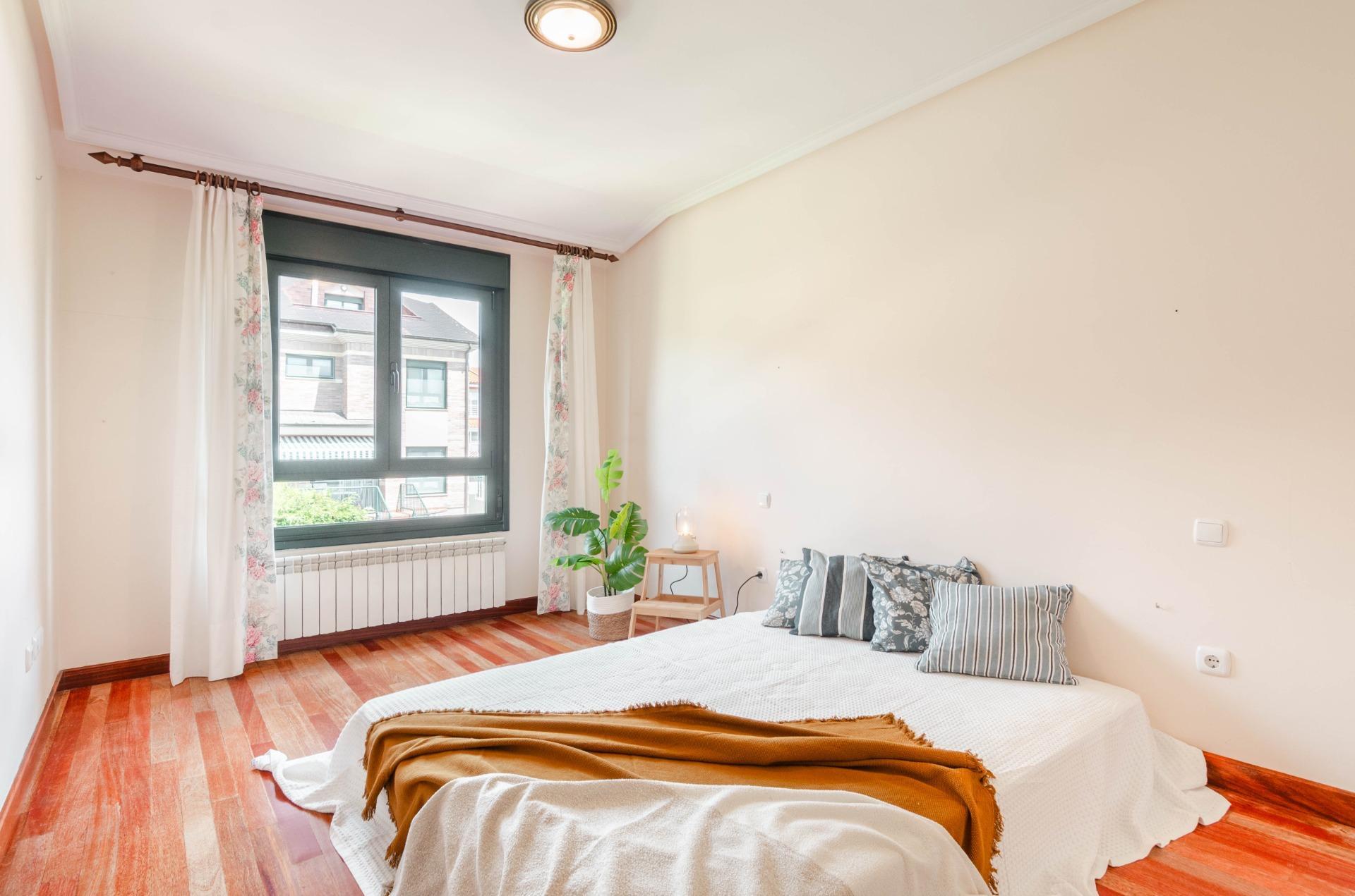 Casa en venta en calle Alerces, 12, Asturias 24/50