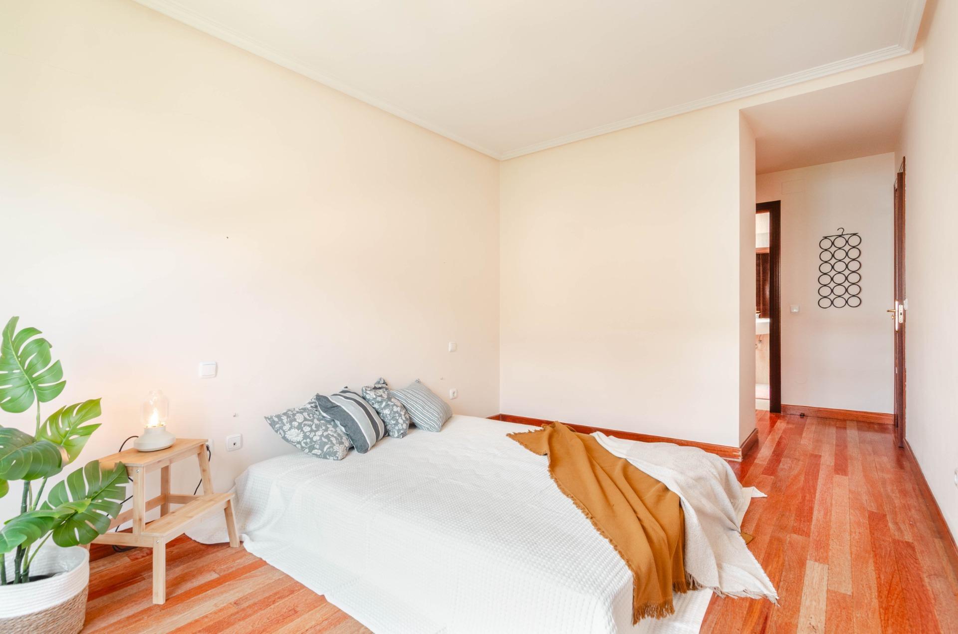 Casa en venta en calle Alerces, 12, Asturias 28/50