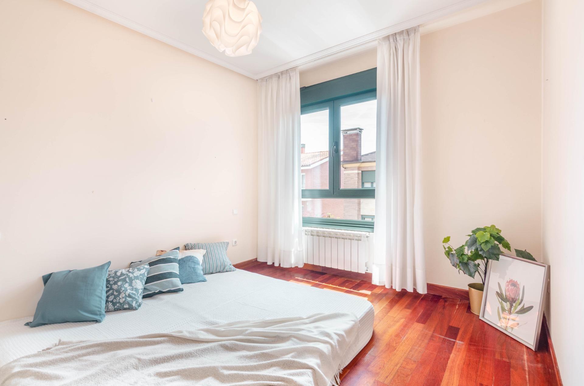 Casa en venta en calle Alerces, 12, Asturias 37/50
