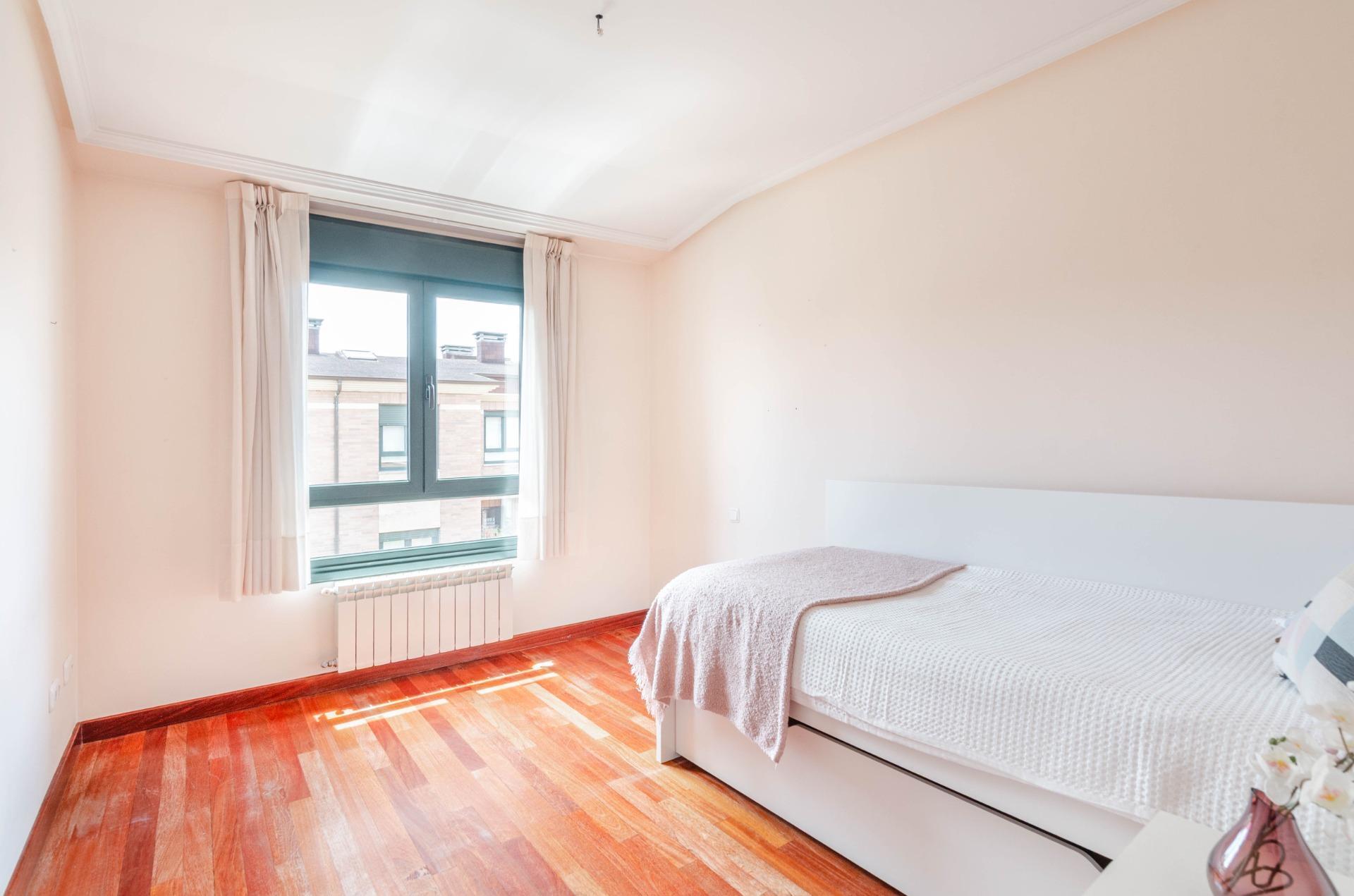 Casa en venta en calle Alerces, 12, Asturias 45/50