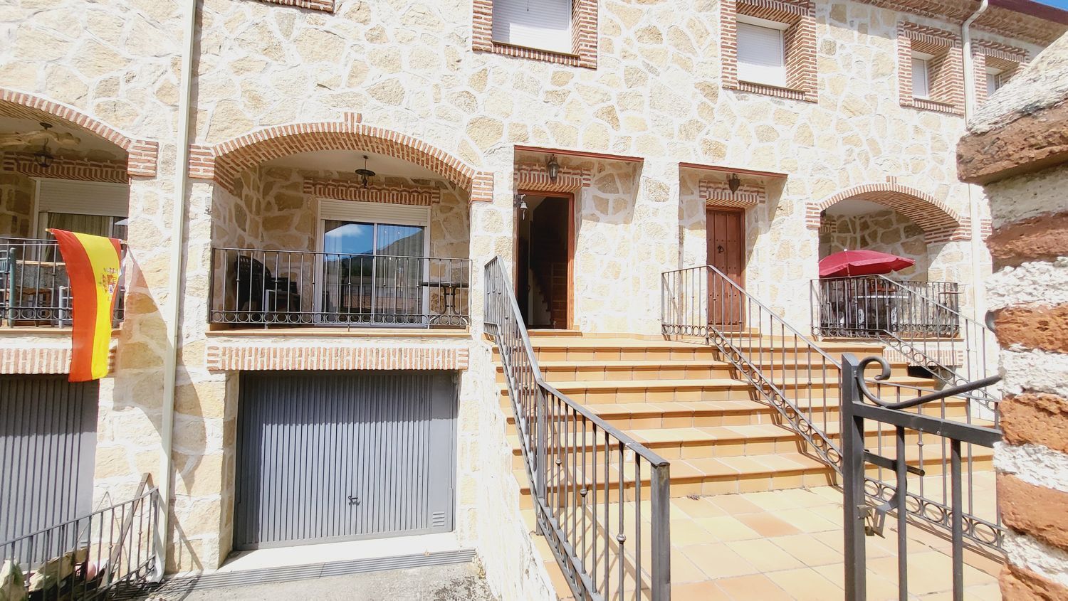 Chalet adosado en venta, Navaluenga, Ãvila, Ãvila
