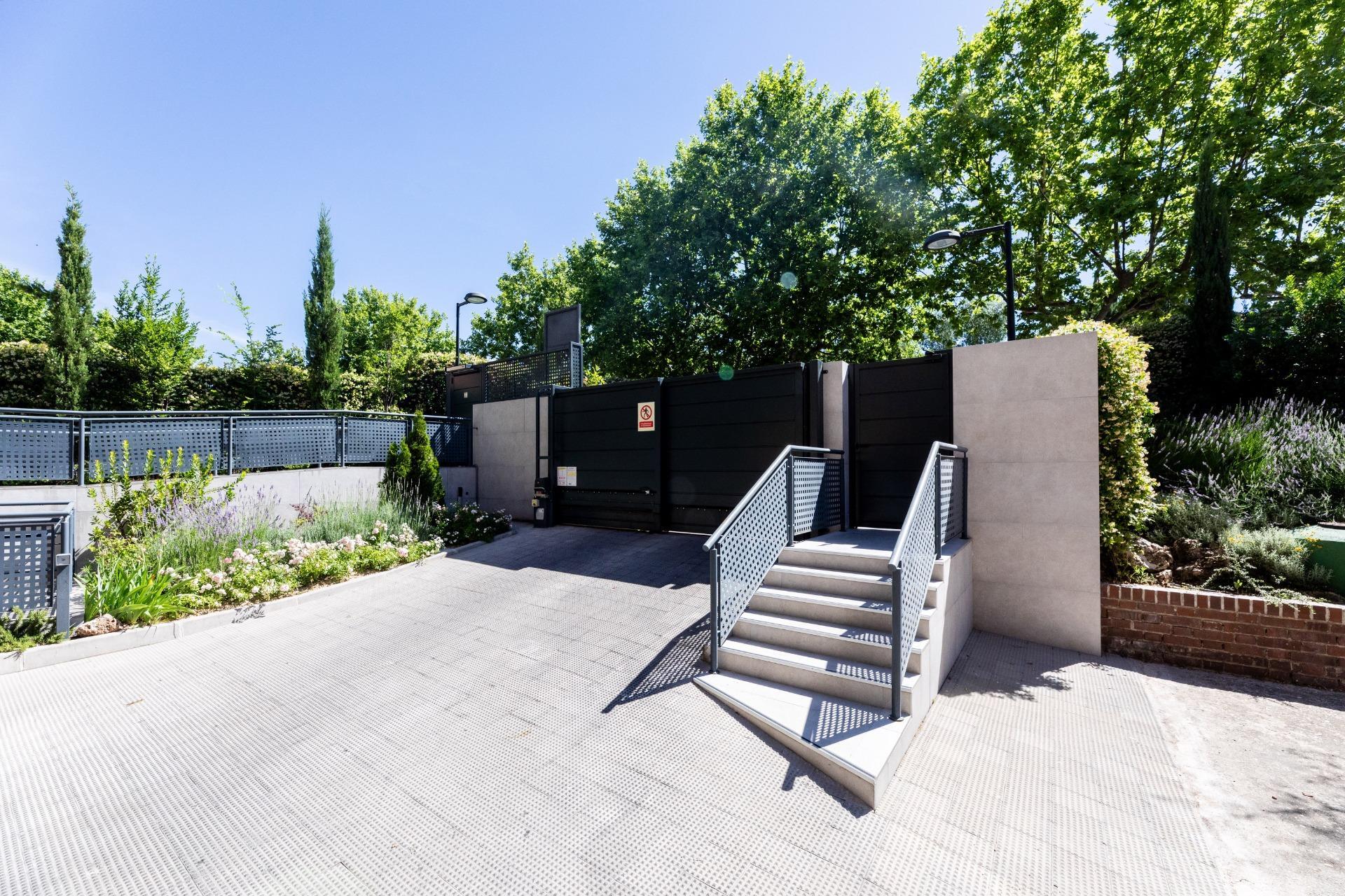 Piso en venta en calle España, Majadahonda 5/31
