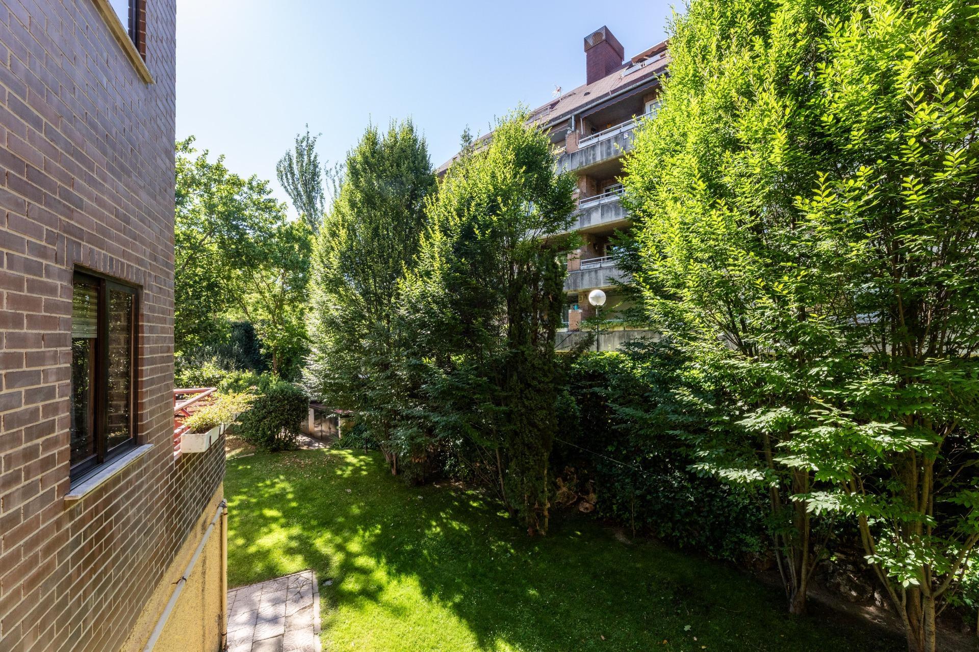 Piso en venta en calle España, Majadahonda 8/31
