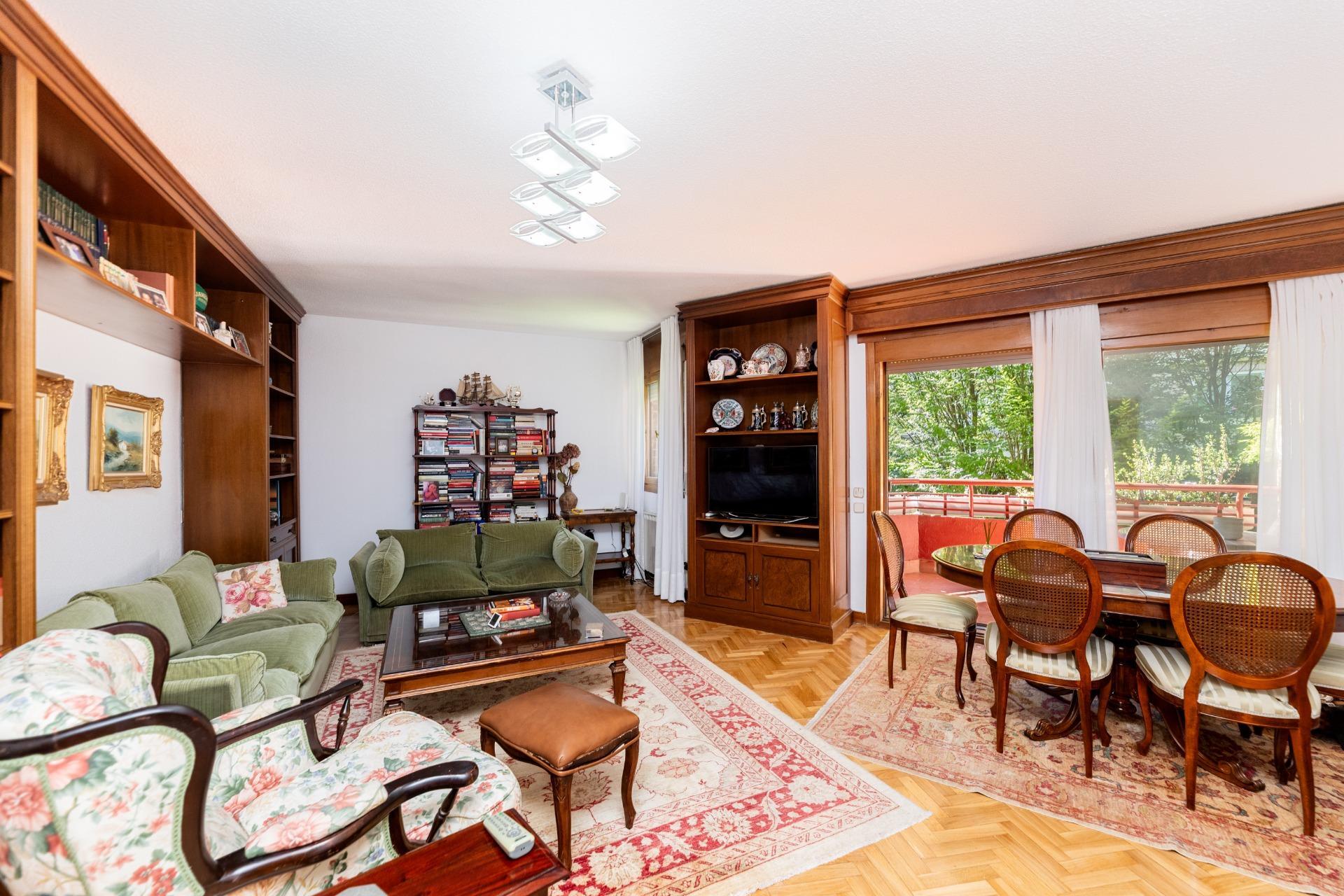 Piso en venta en calle España, Majadahonda 9/31