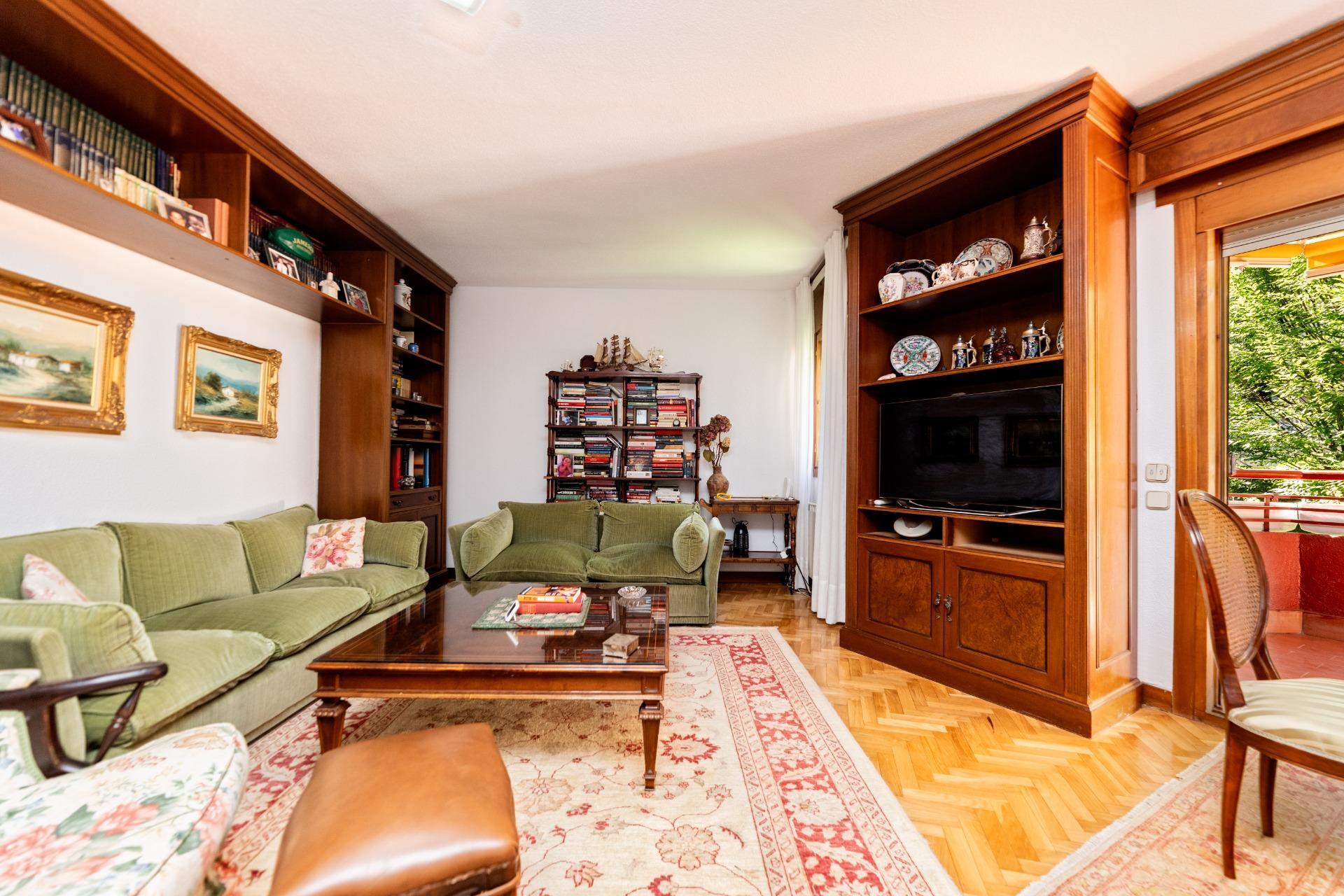 Piso en venta en calle España, Majadahonda 10/31